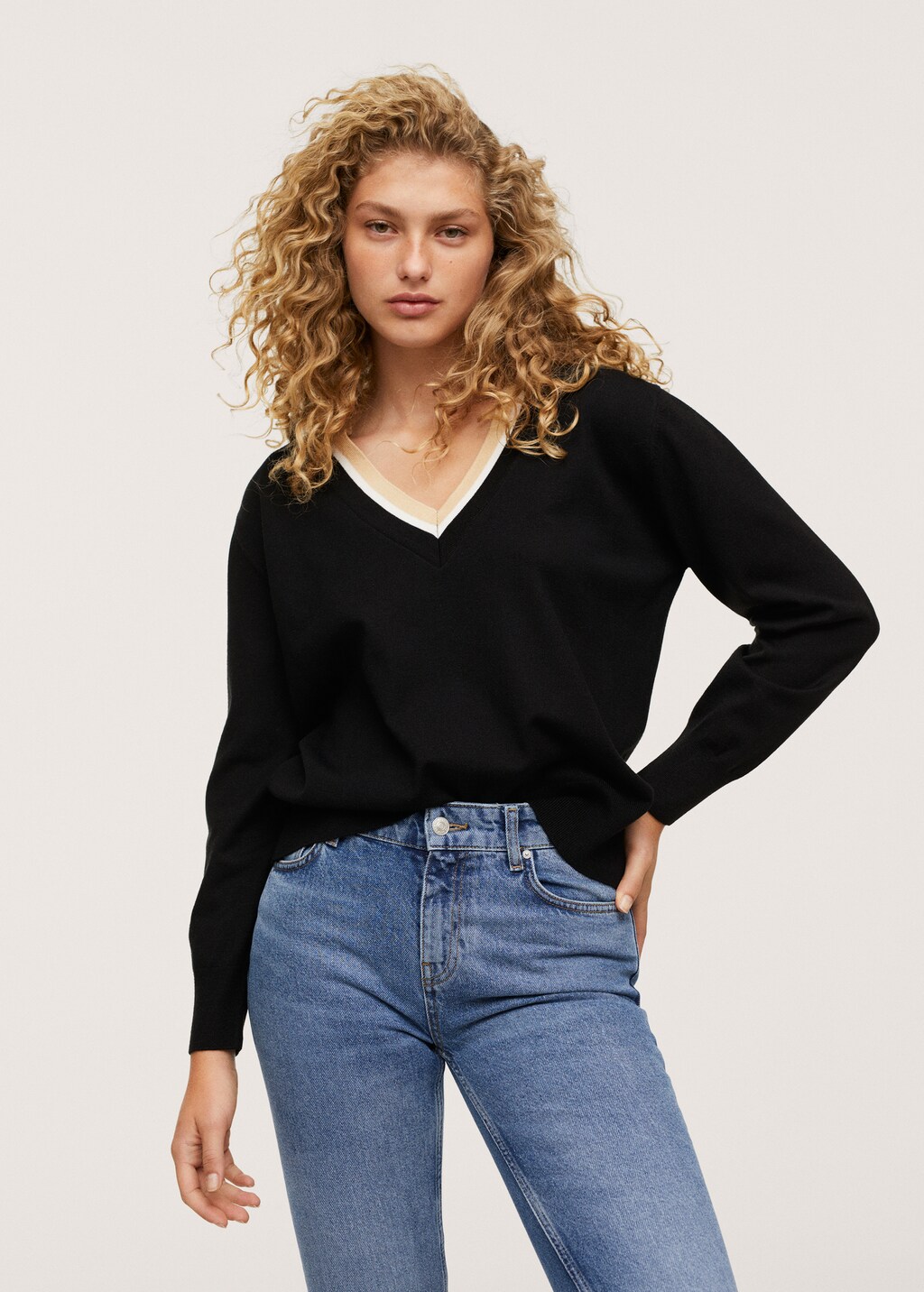 Contrasting V-neck sweater - Medium plane