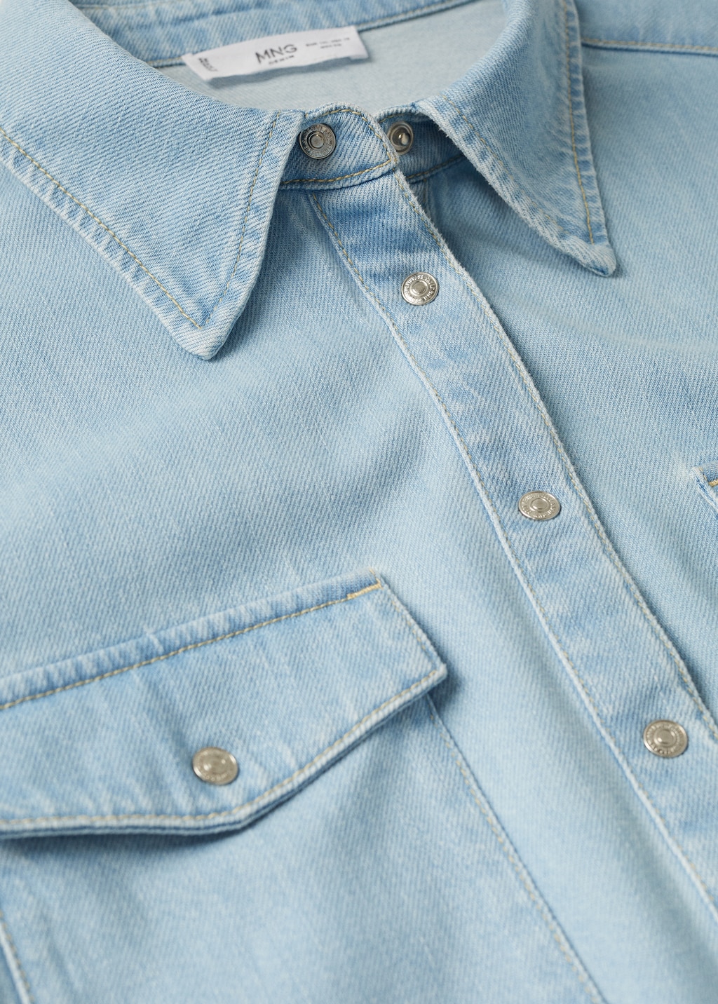 Chest-pocket denim shirt - Details of the article 8