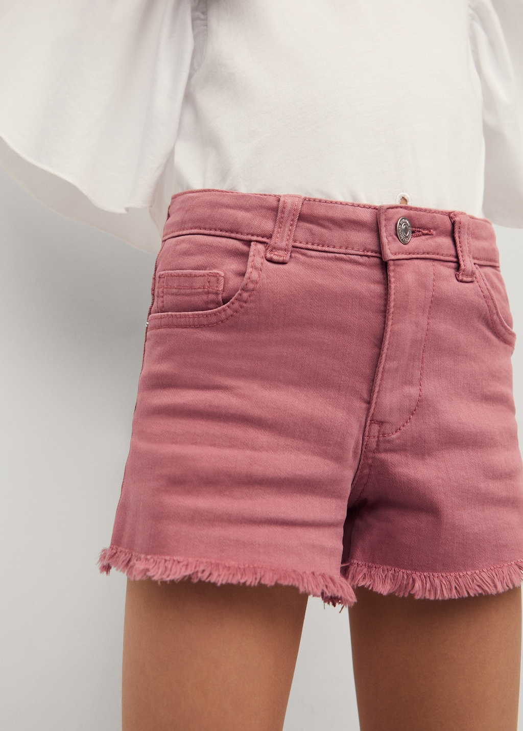 Jeansshorts mit ausgefranstem Saum - Detail des Artikels 1