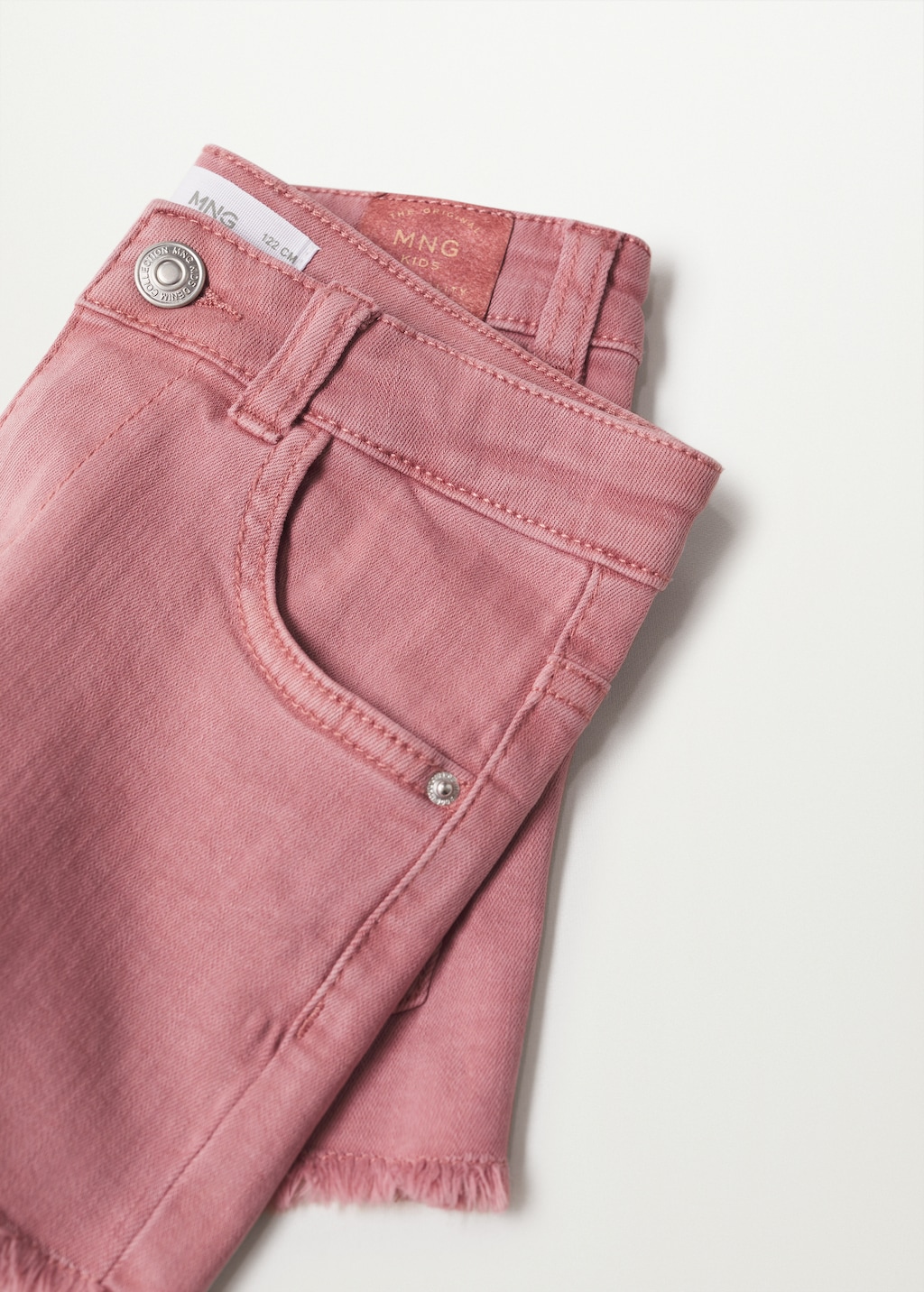 Jeansshorts mit ausgefranstem Saum - Detail des Artikels 8