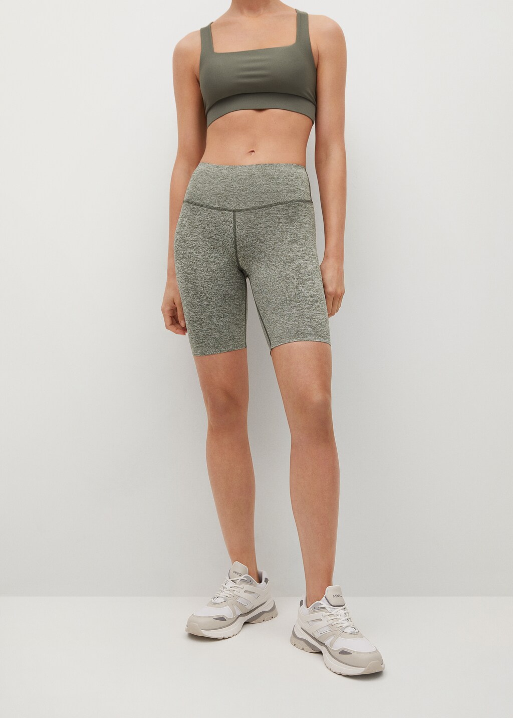 Legging de sport adaptable - Plan moyen