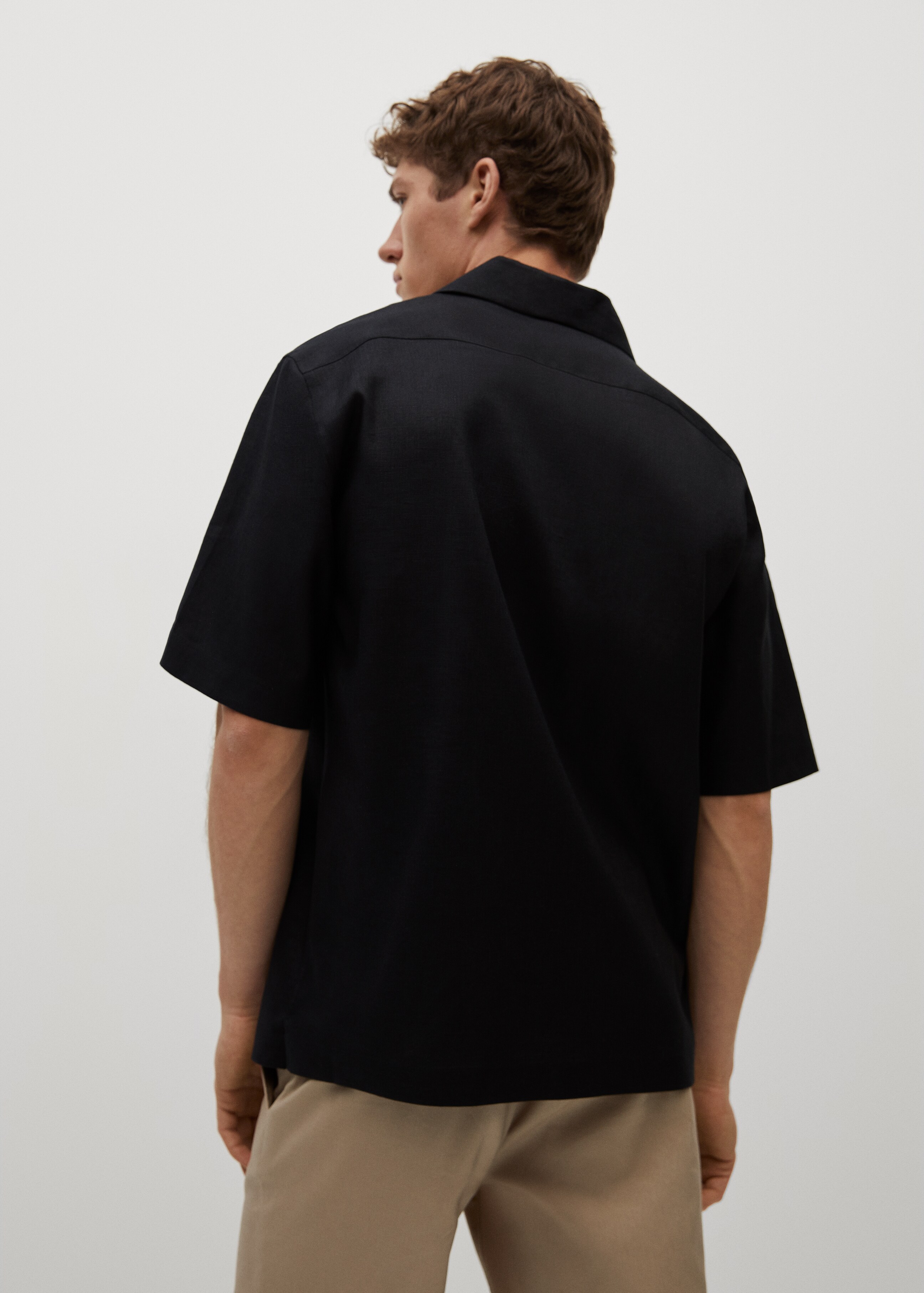 Breathable linen bowling shirt - Reverse of the article