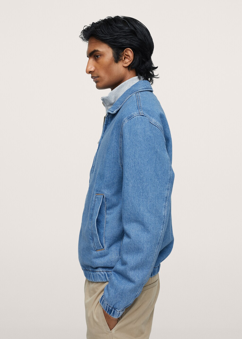 Denim jacket with zipper - Details of the article 2