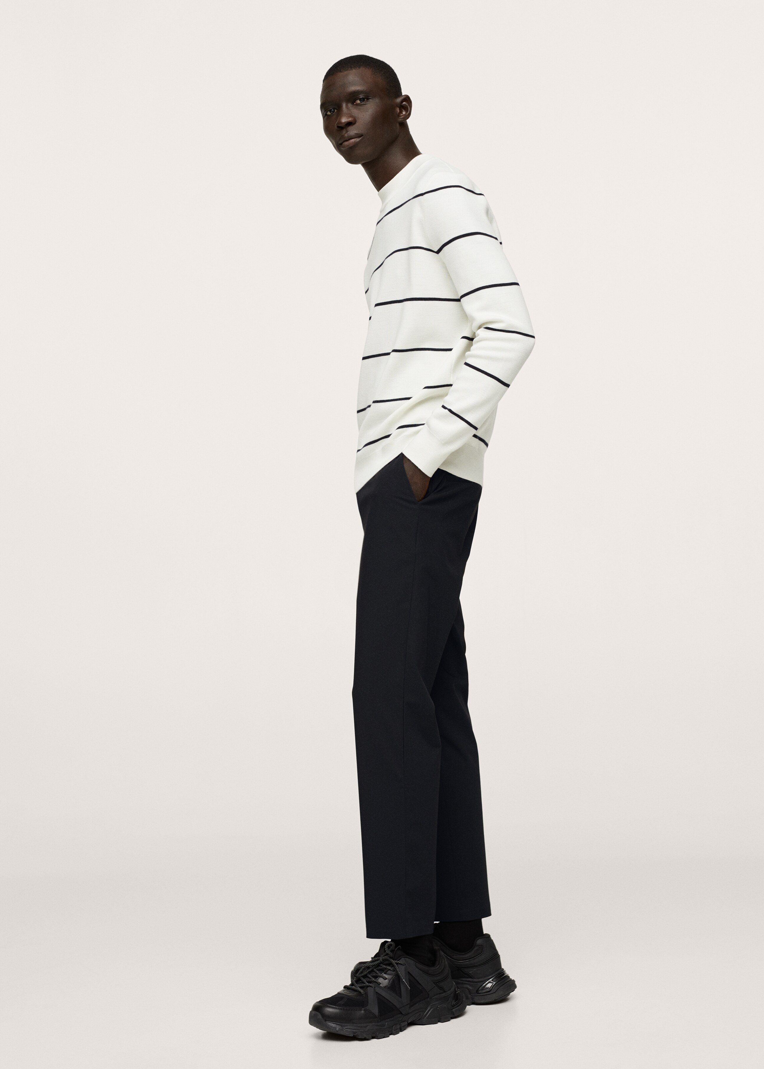 Tapered fit stretch trousers - Details of the article 3