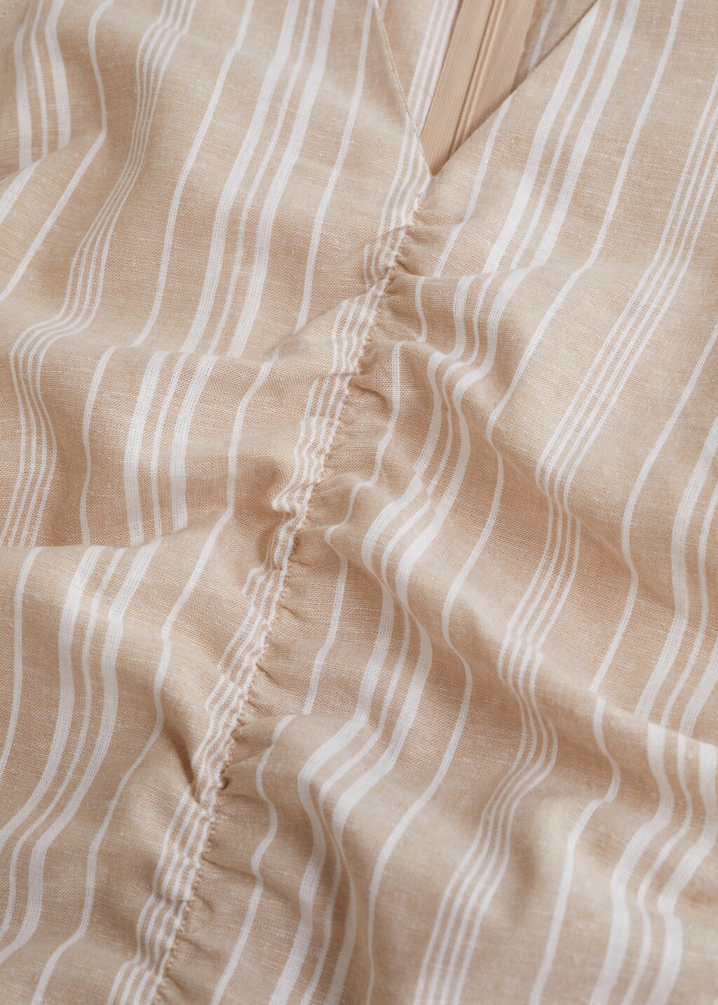 Ruched linen dress - Details of the article 8