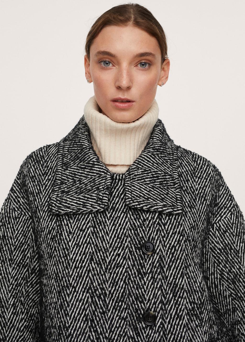 Wool funnel neck coat - Details of the article 1