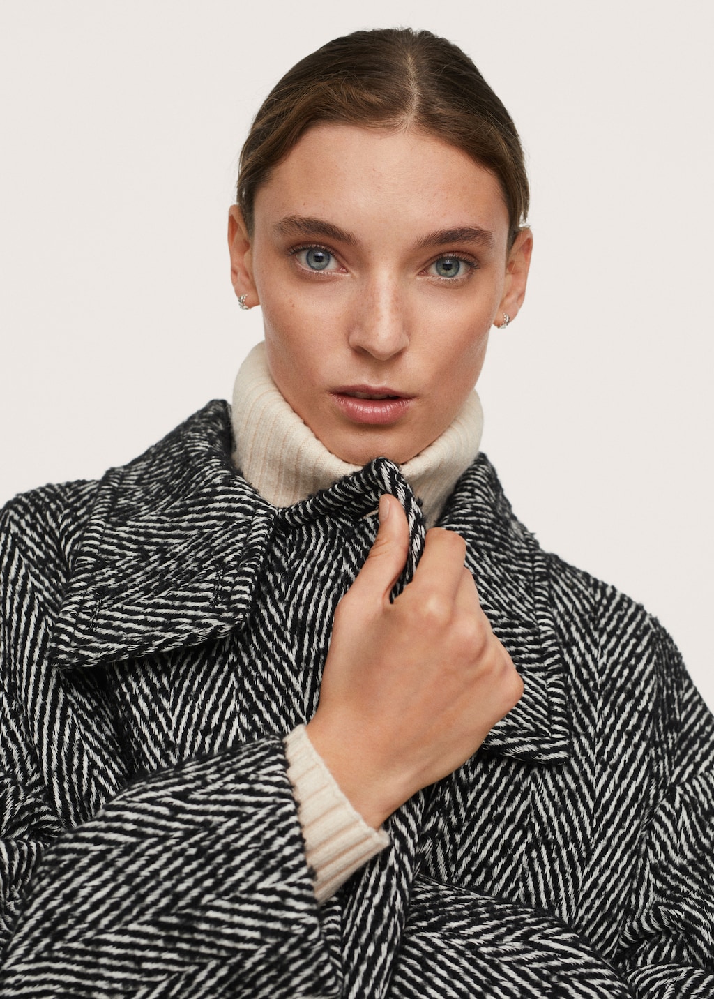 Wool funnel neck coat - Details of the article 3