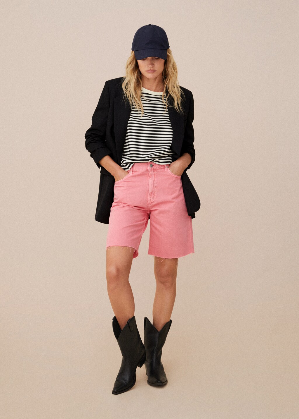 Denim bermuda shorts with frayed hem - Details of the article 6