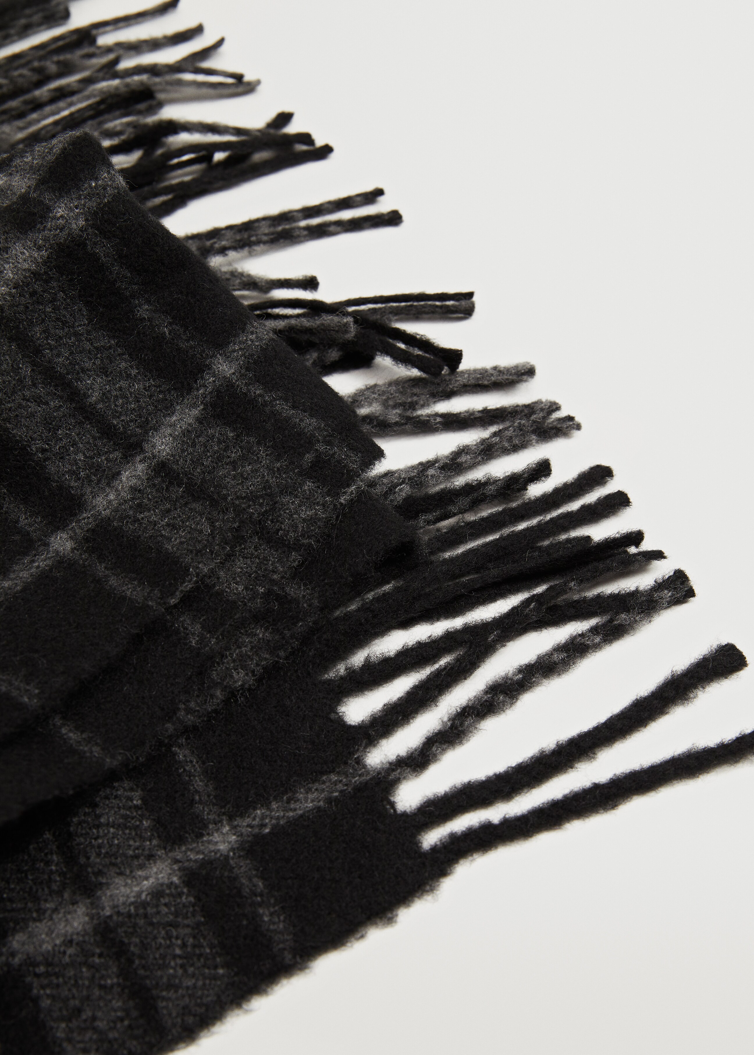 Woollen check scarf - Details of the article 2