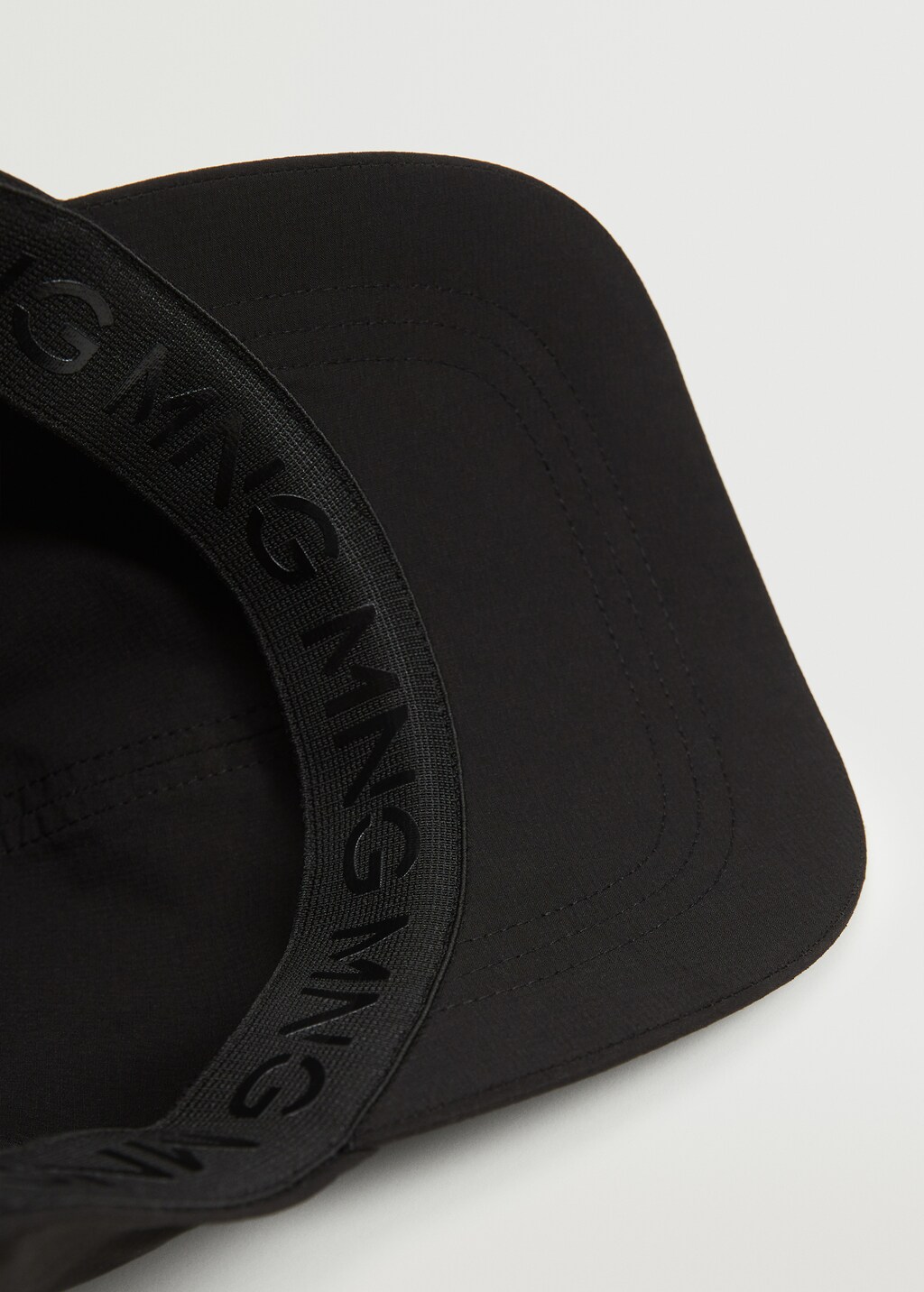 Cap with visor - Details of the article 3