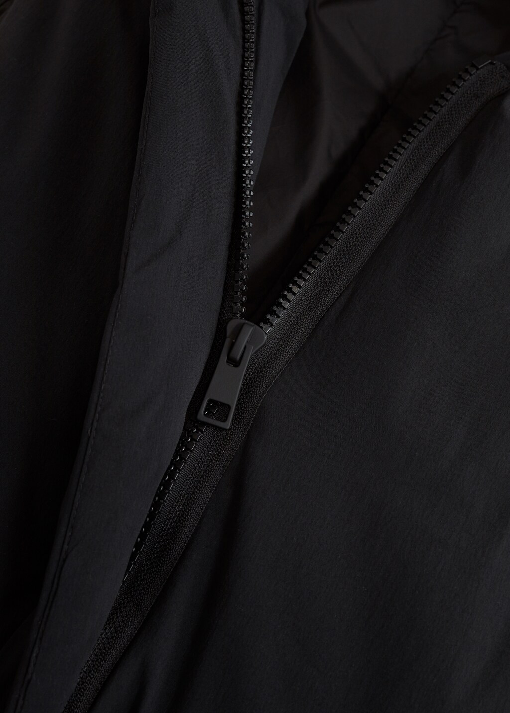 Water-repellent quilted gilet - Details of the article 8