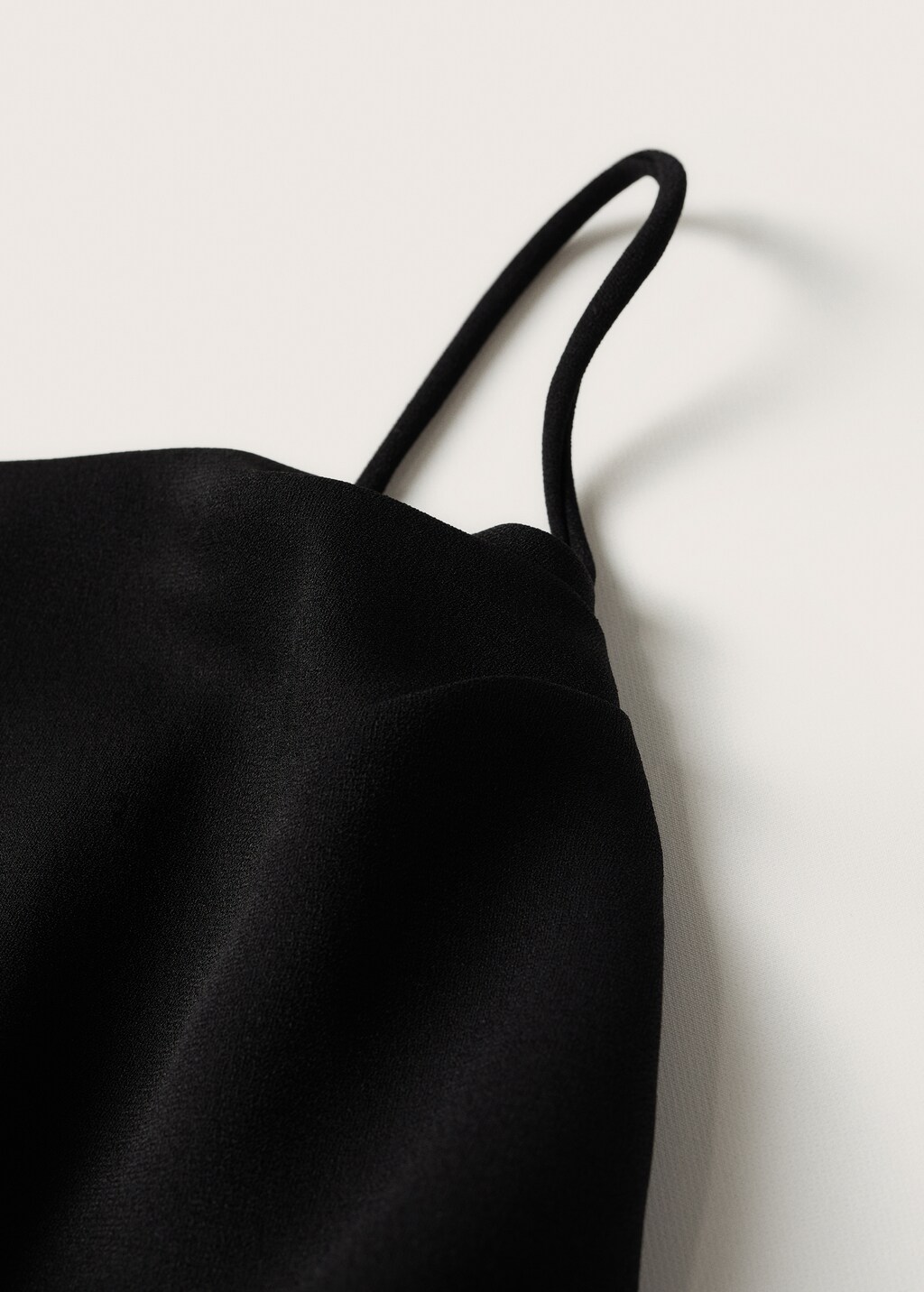 Open back dress - Details of the article 8