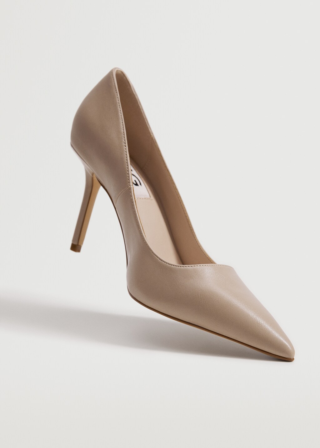 Pointed toe pumps - Details of the article 3