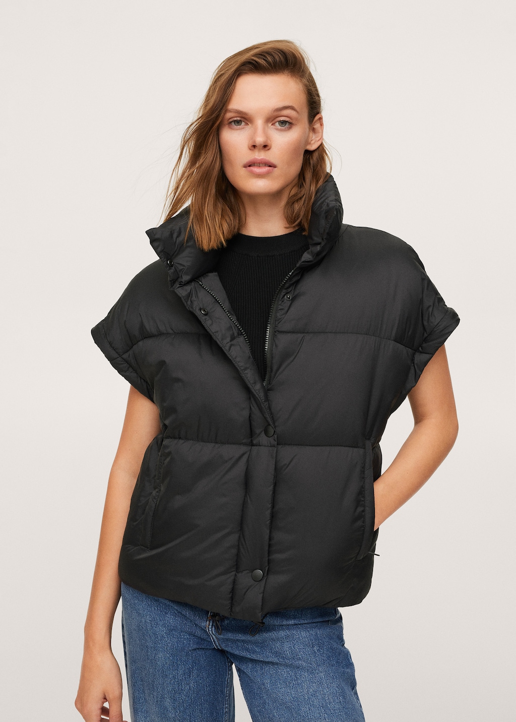 Padded jacket with detachable sleeves - Details of the article 2