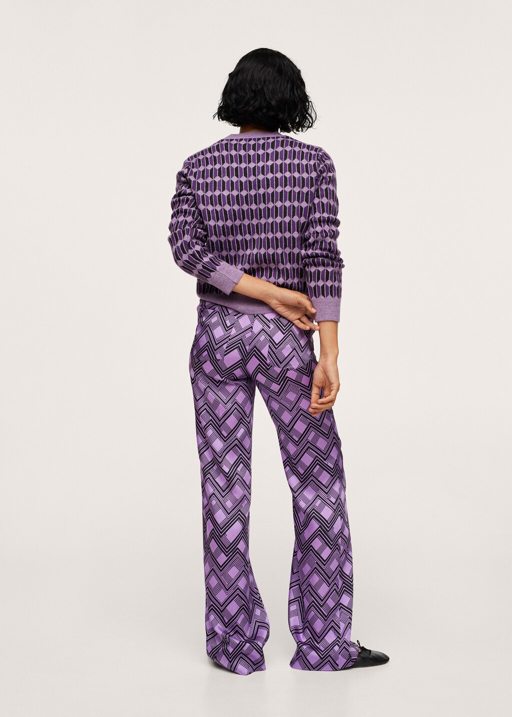 Geometric print pants - Reverse of the article