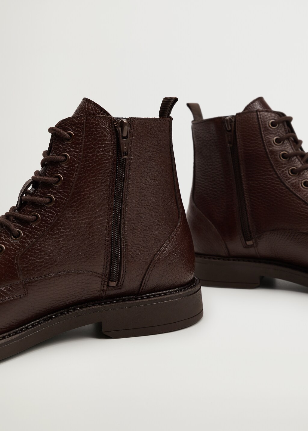 Lace-up leather boots - Details of the article 3