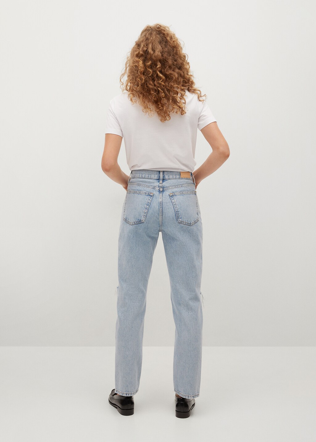 Ripped medium-waist straight jeans - Reverse of the article