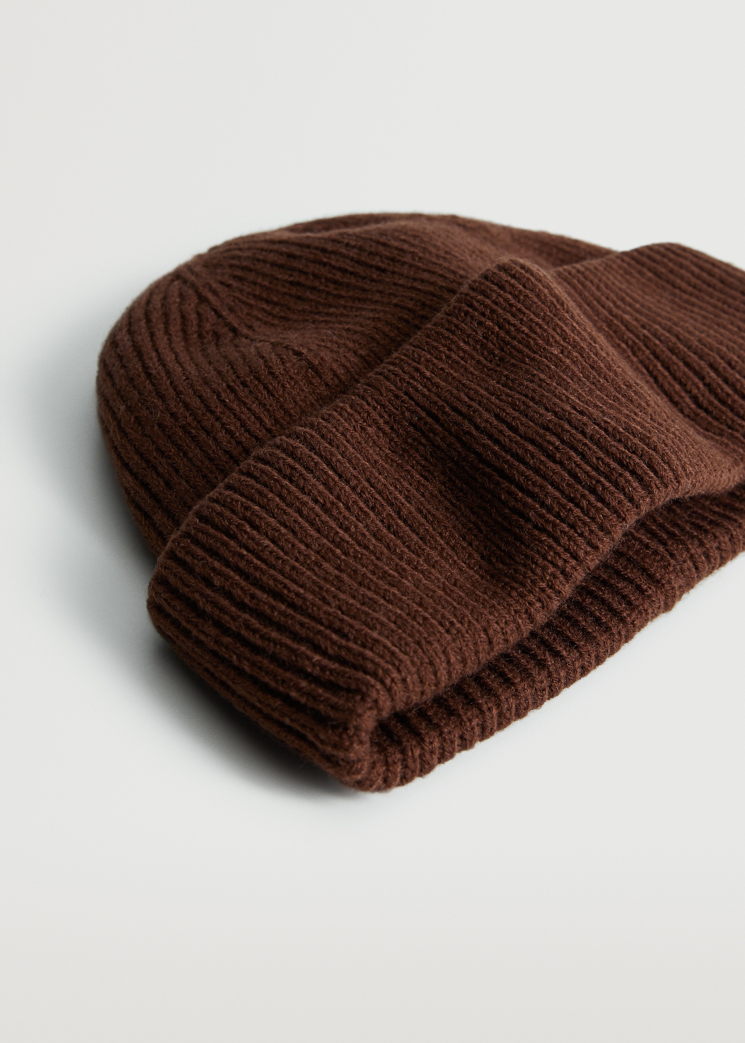 Short knitted hat - Medium plane