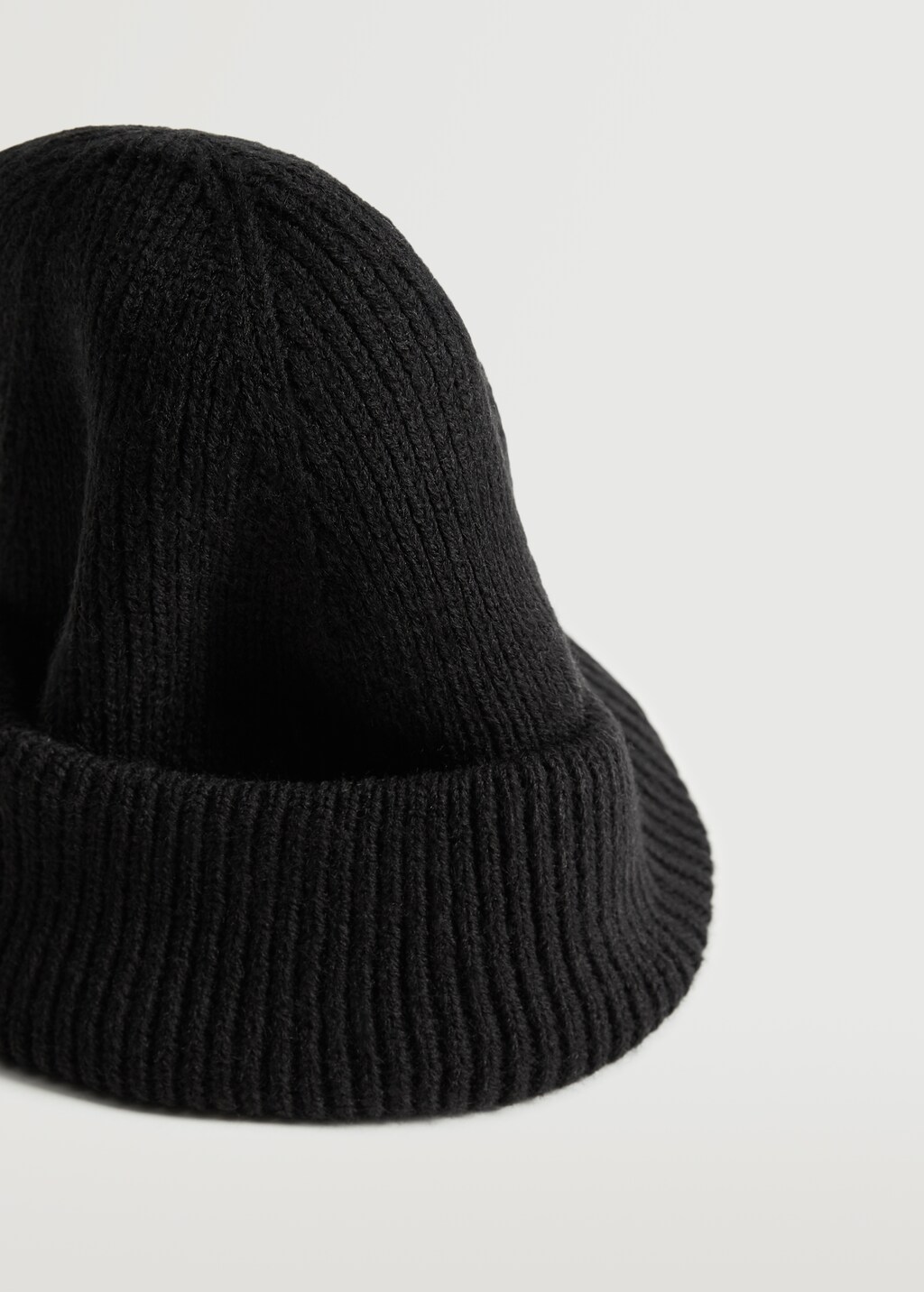 Short knitted hat - Details of the article 2