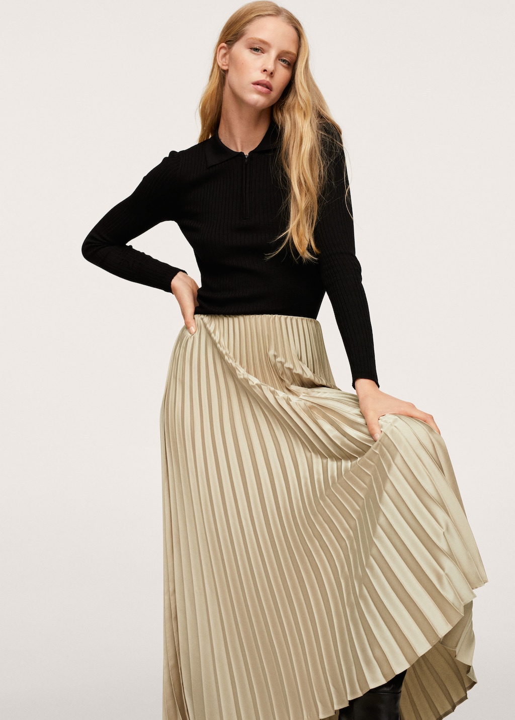 Satin pleated skirt - Details of the article 2