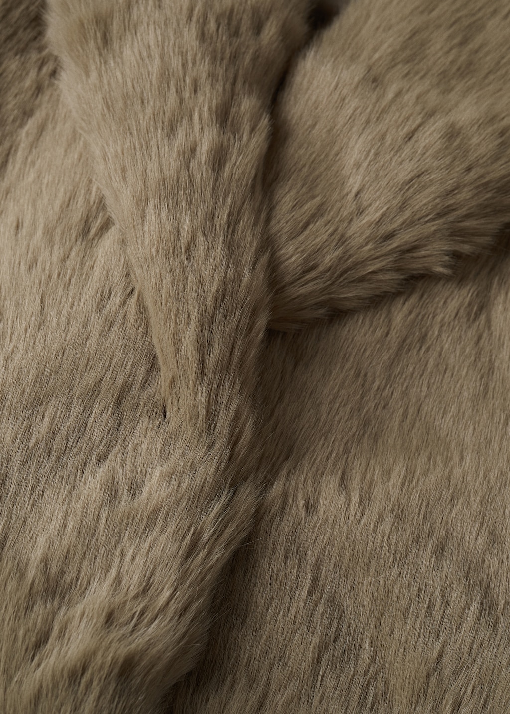 Fur-effect vest with lapels - Details of the article 8