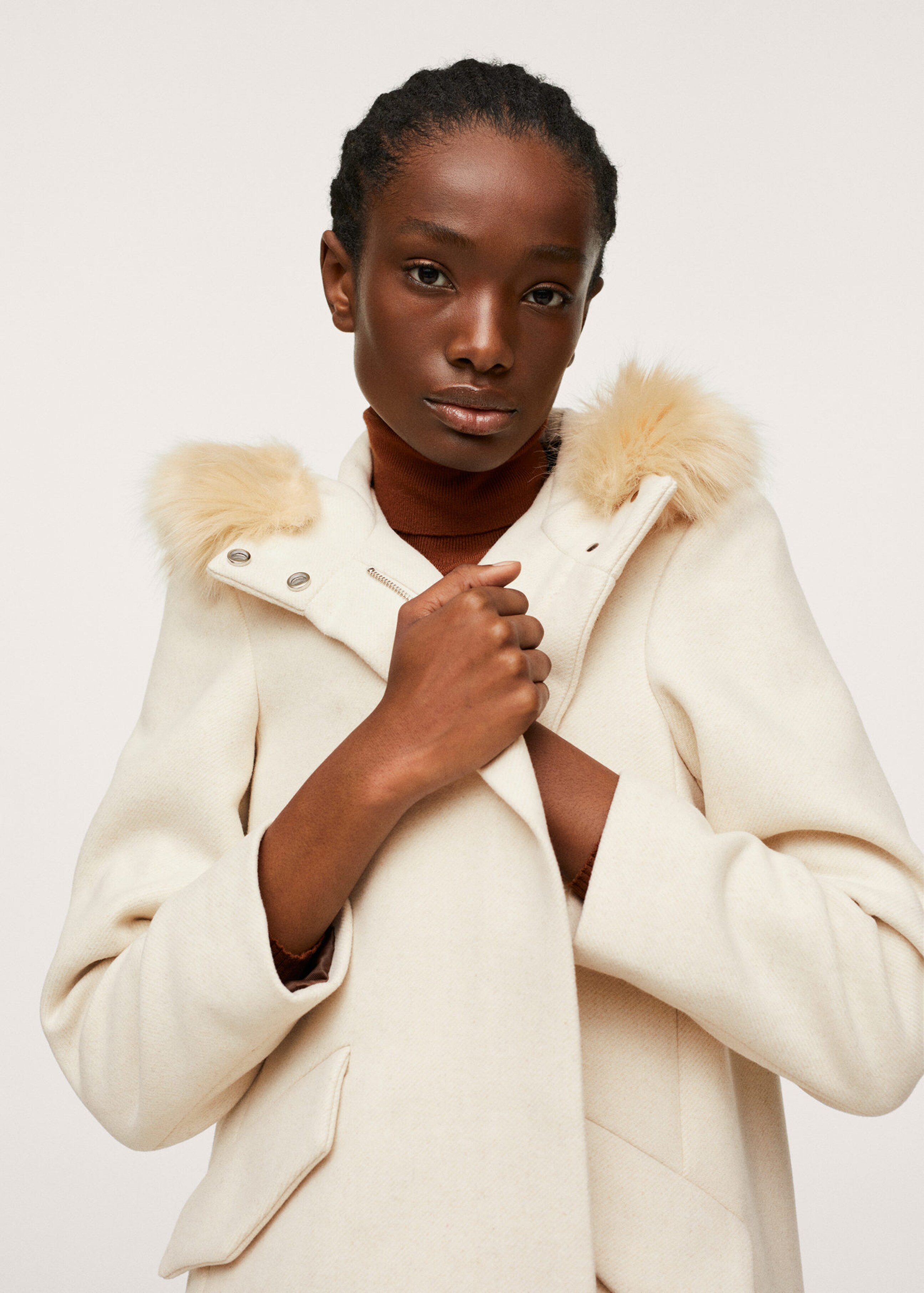Faux fur hooded coat removable - Details of the article 1