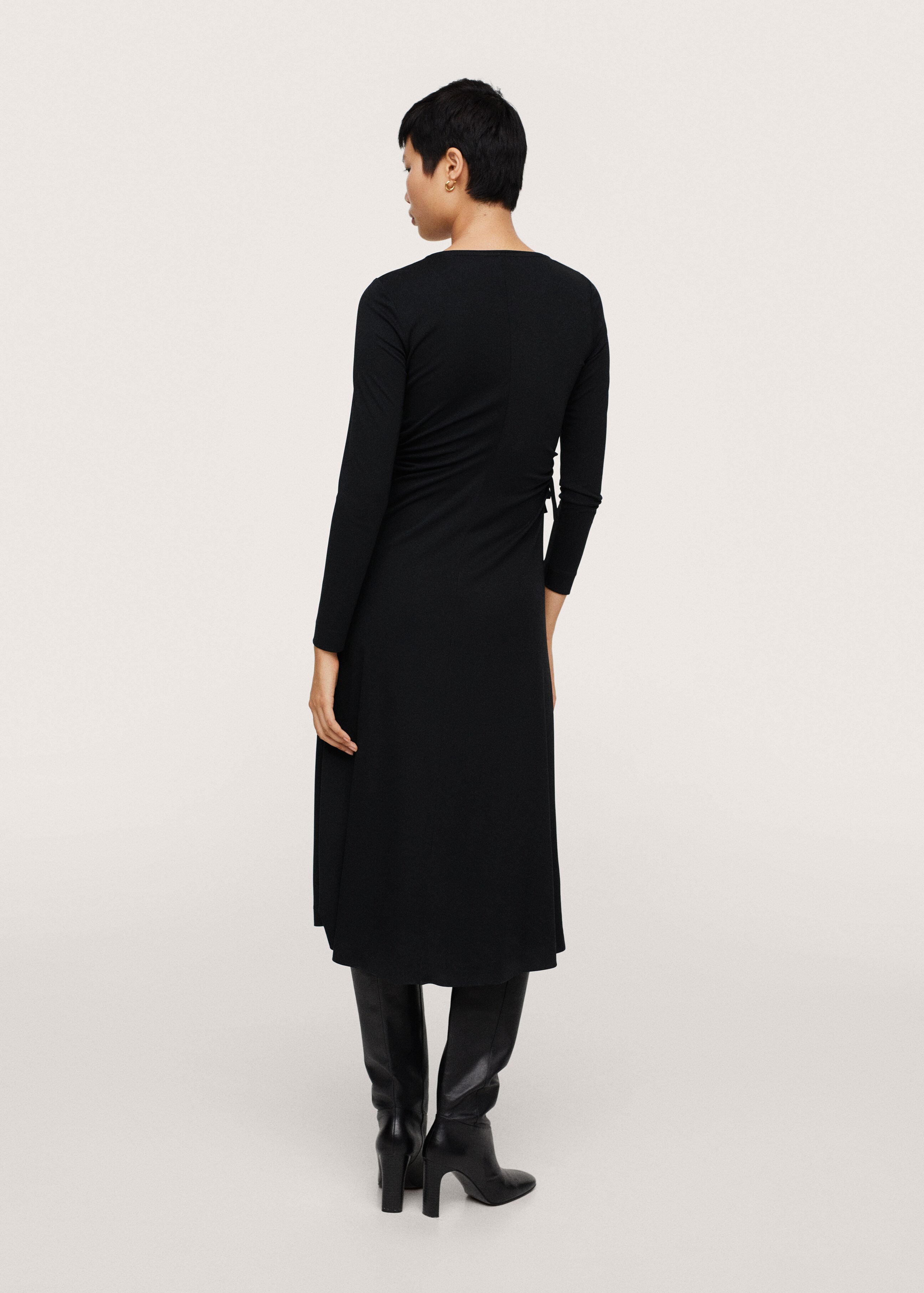 Side slit dress - Reverse of the article