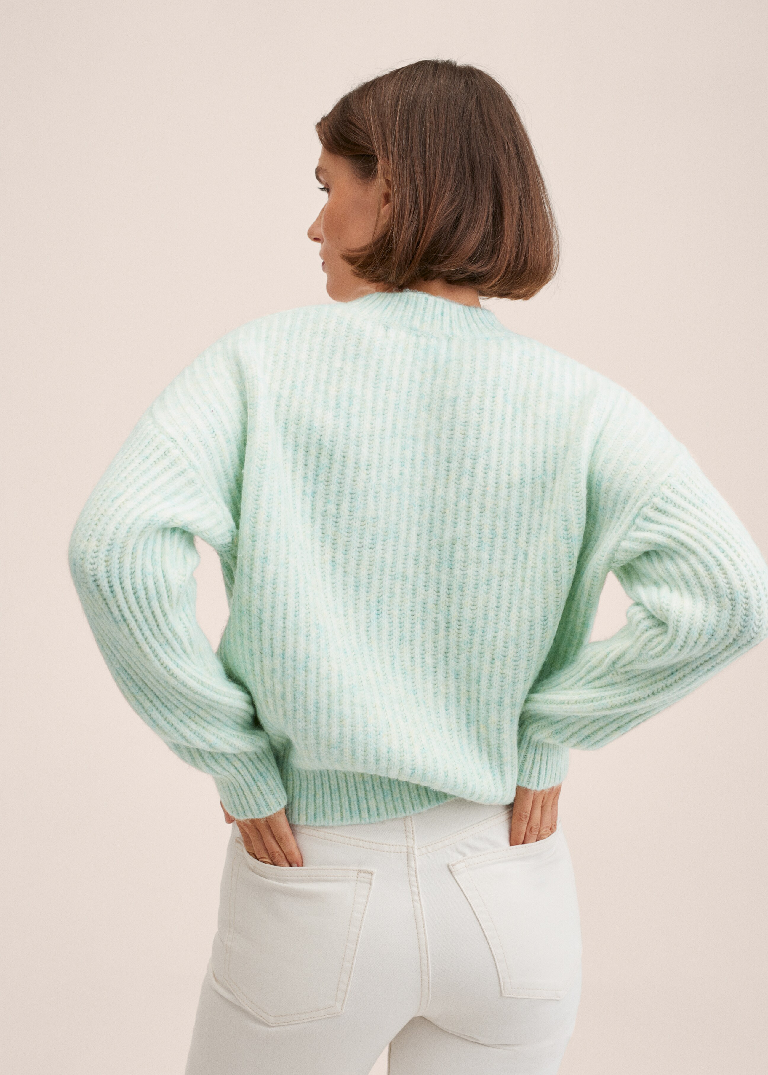 Chunky-knit sweater - Reverse of the article