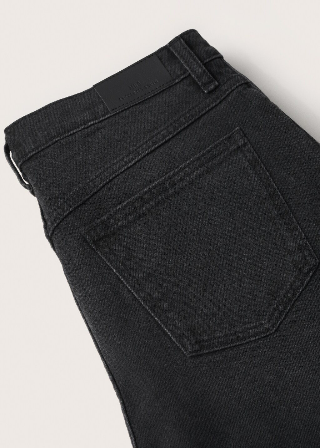 Mom comfort high-rise jeans - Details of the article 8