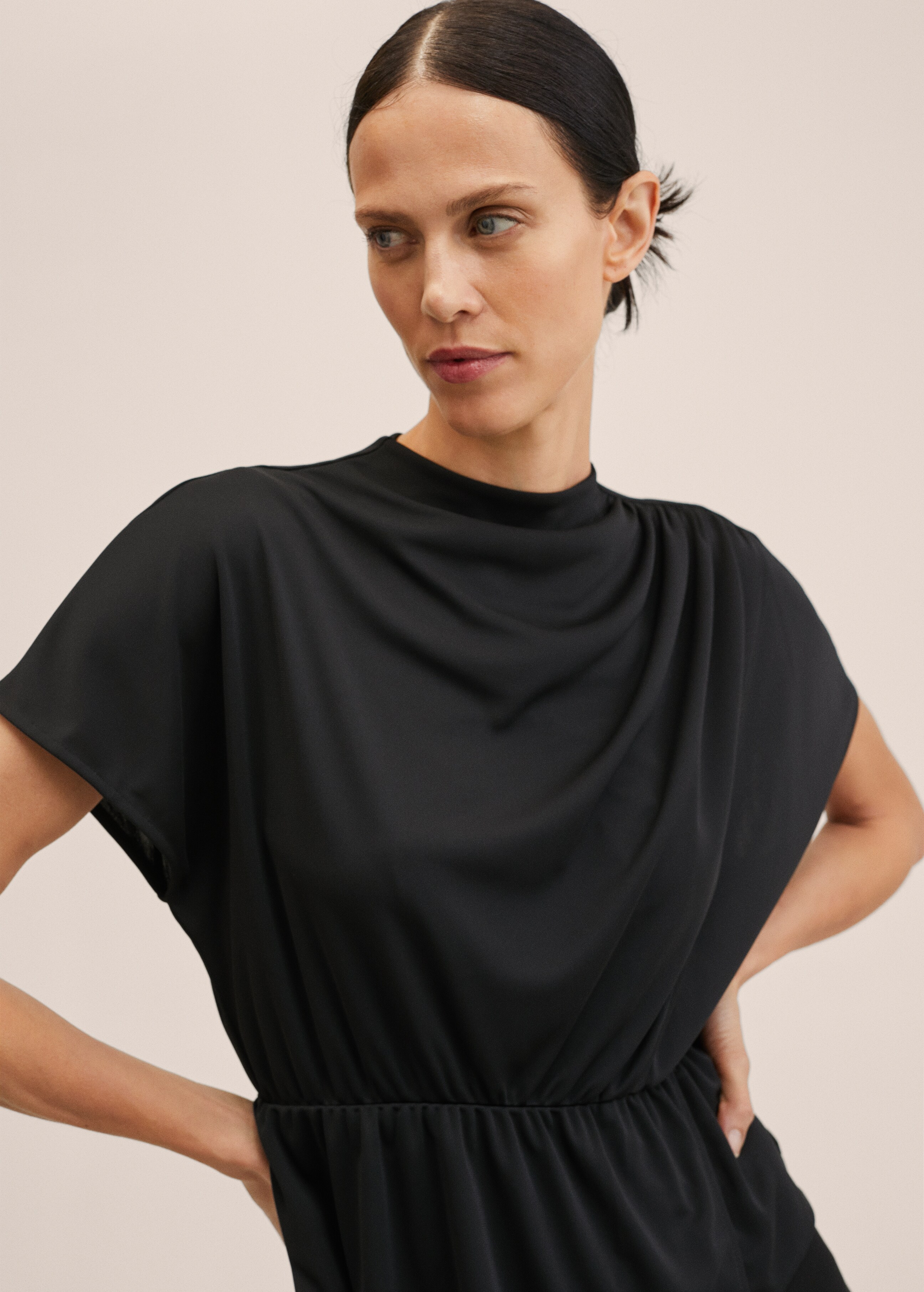 T-shirt with gathered waist  - Details of the article 1