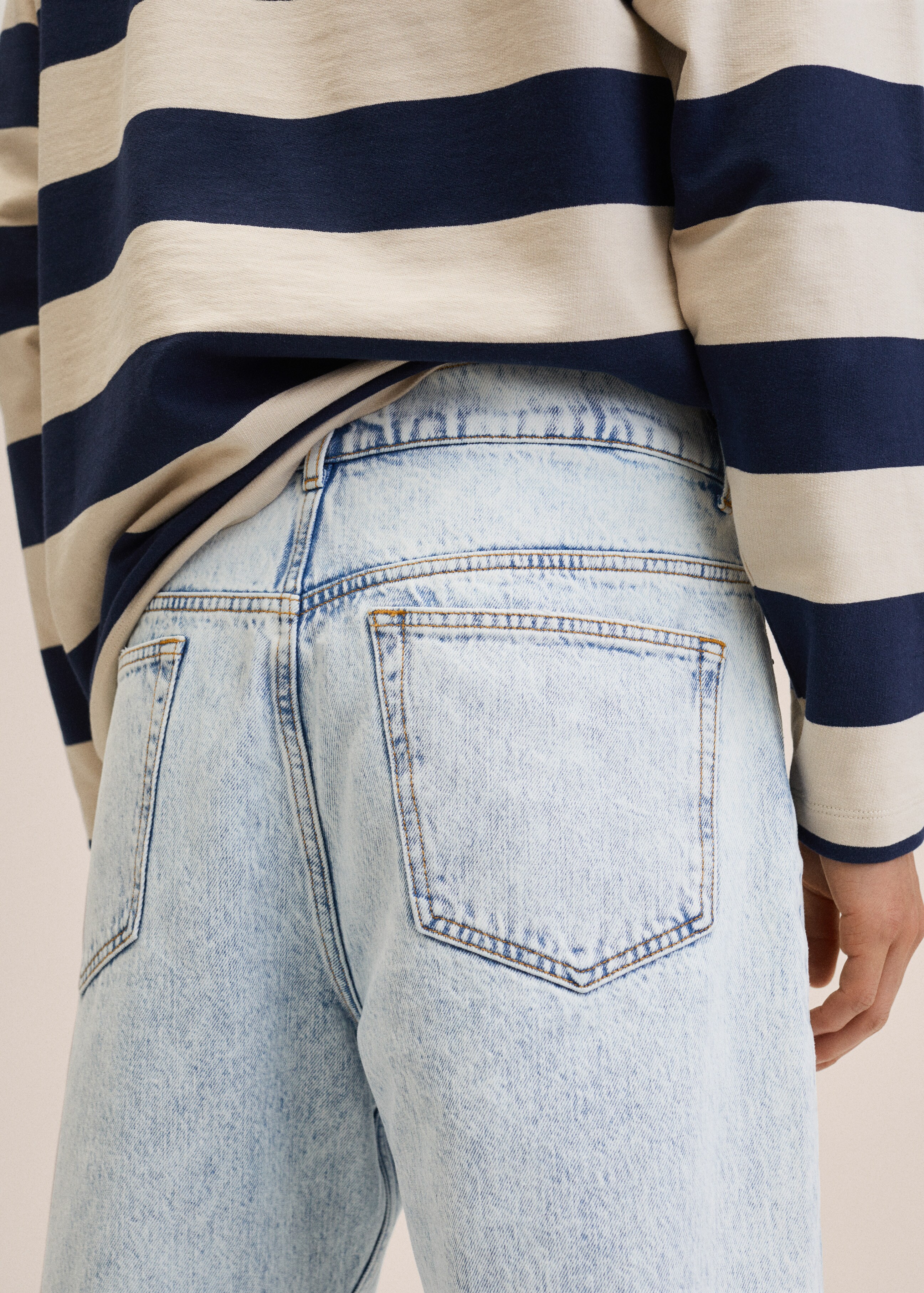 Tapered loose-fit cropped jeans  - Details of the article 3