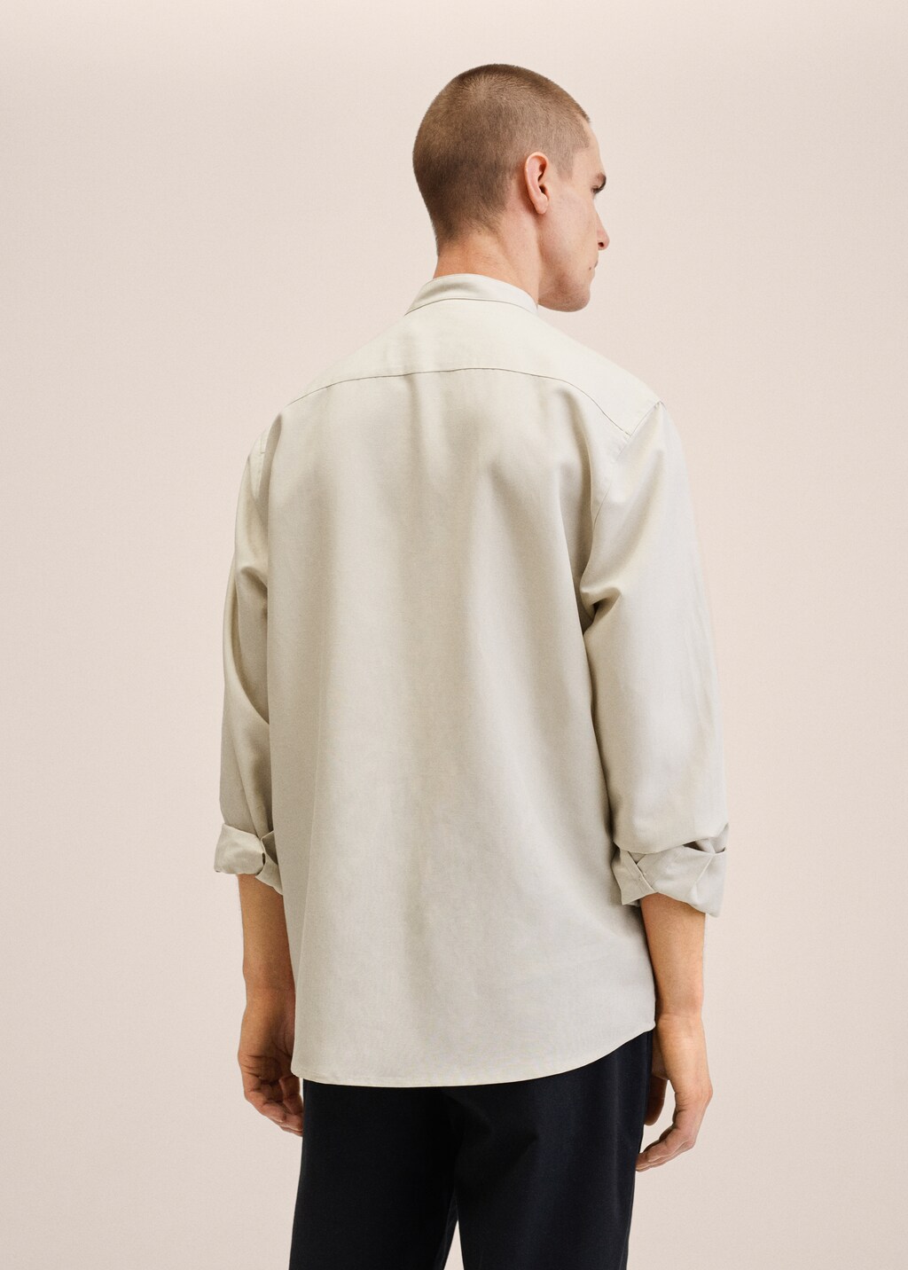 Linen lyocell shirt with mao collar - Reverse of the article