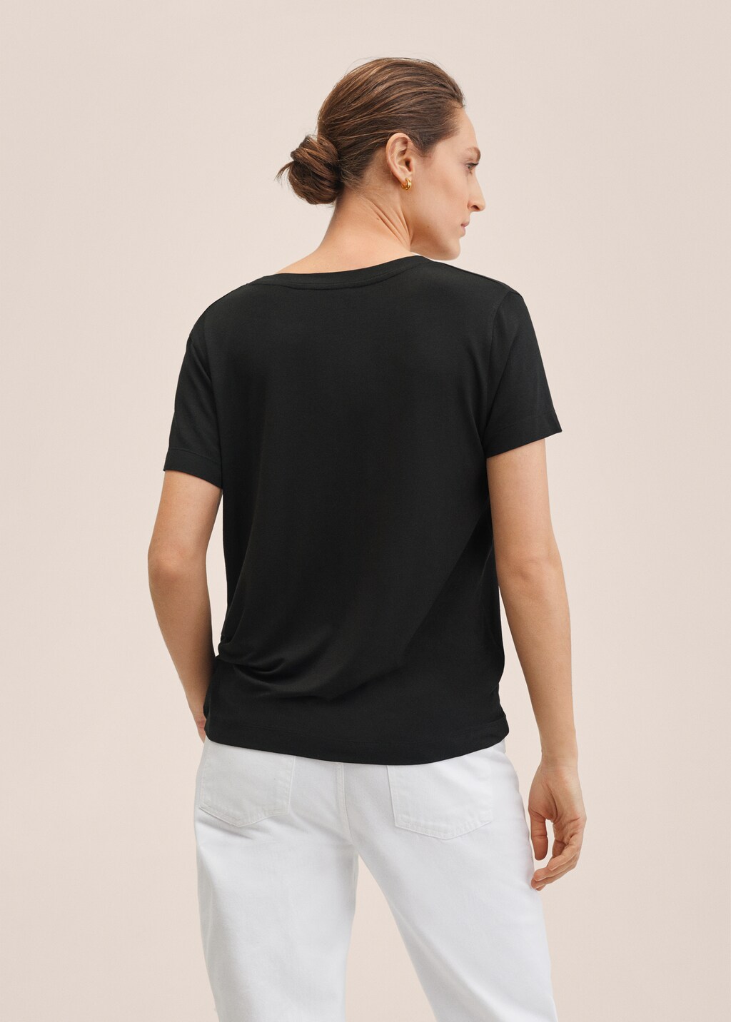 V-neck T-shirt - Reverse of the article