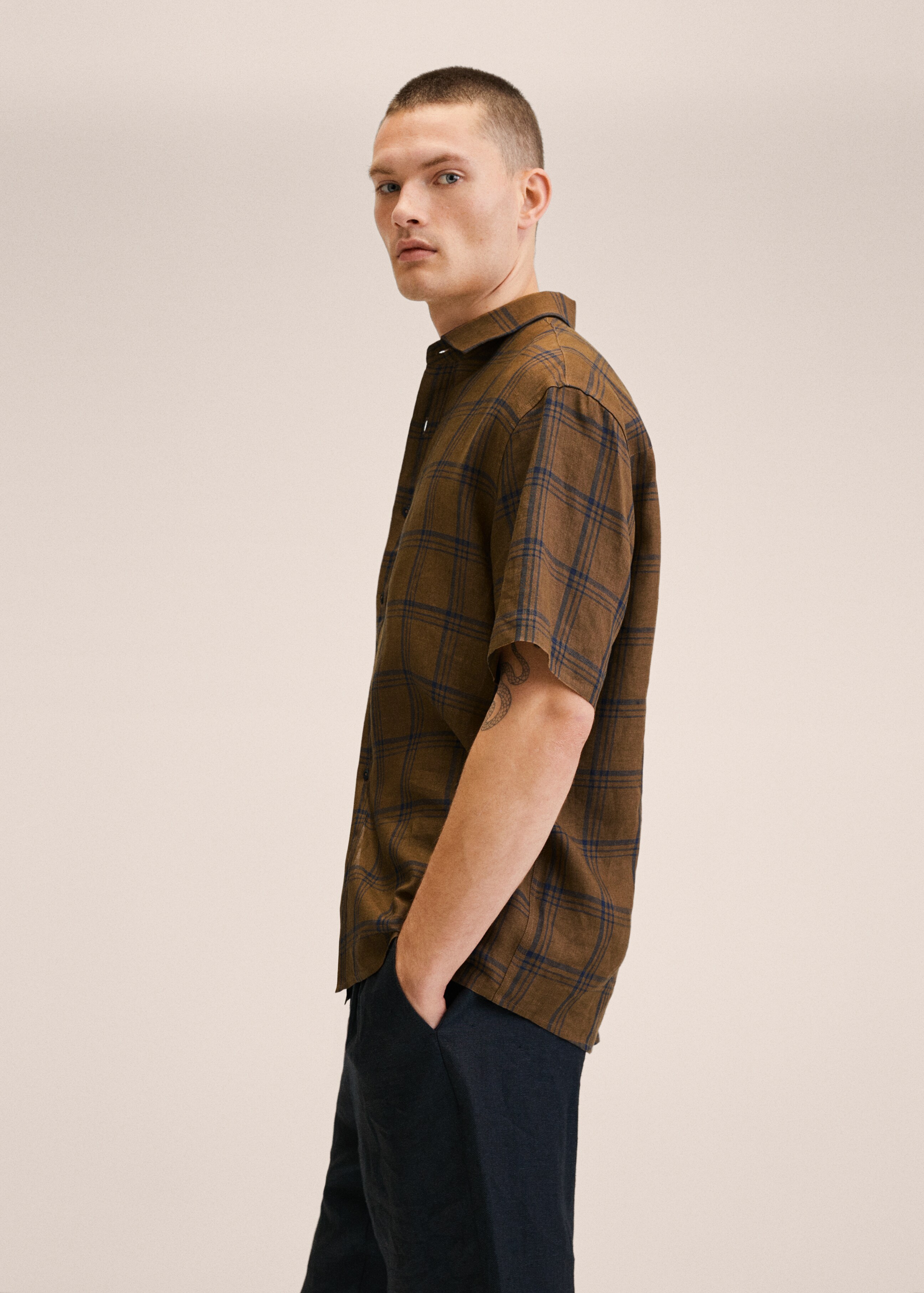 Relaxed check linen shirt - Details of the article 2