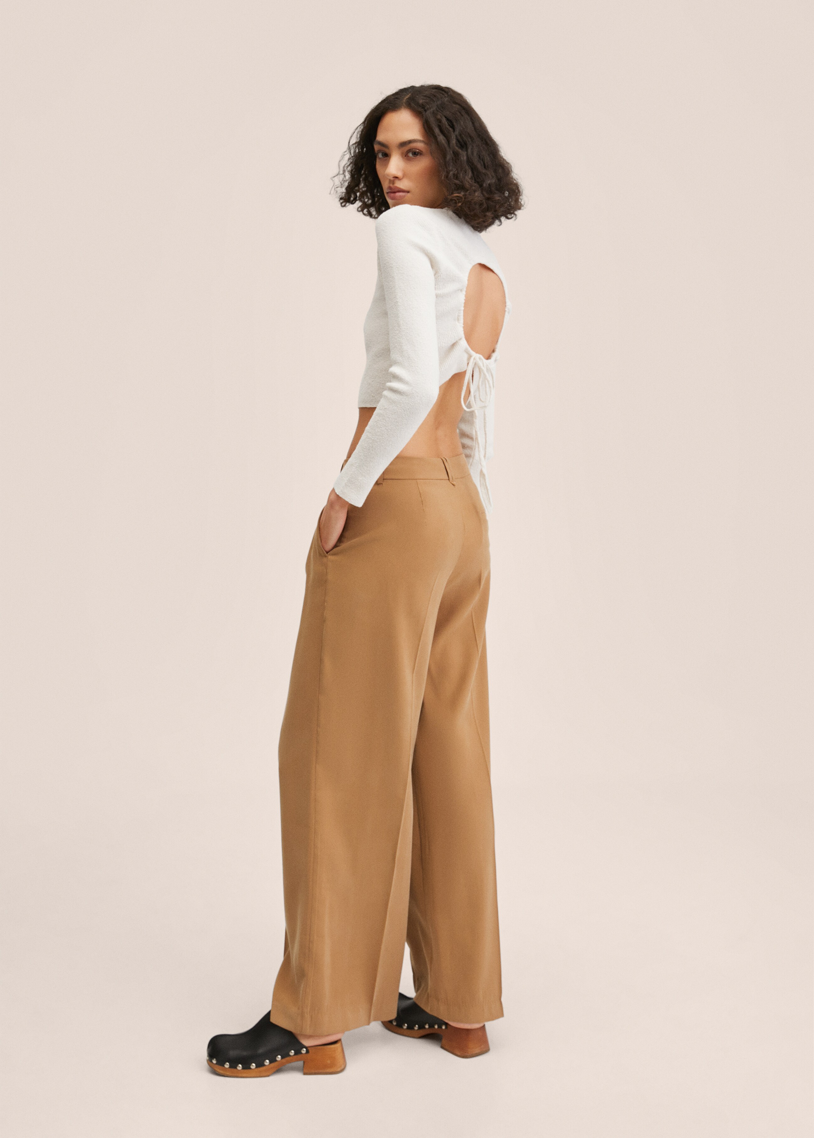 Wideleg pleated trousers - Reverse of the article