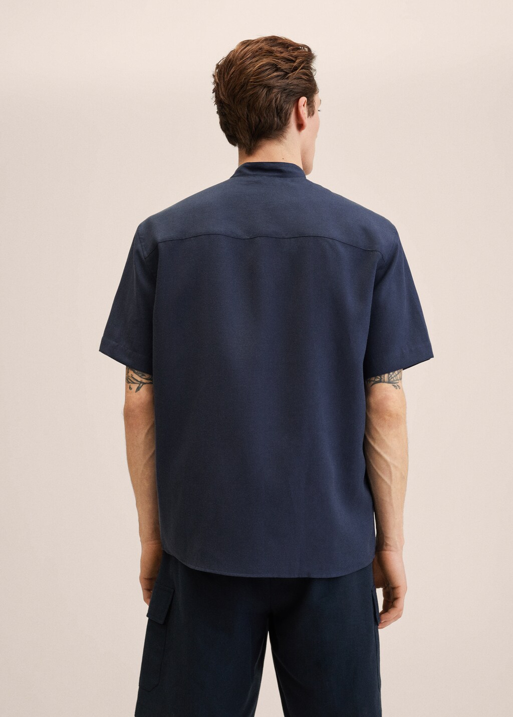 Linen lyocell shirt with mao collar - Reverse of the article