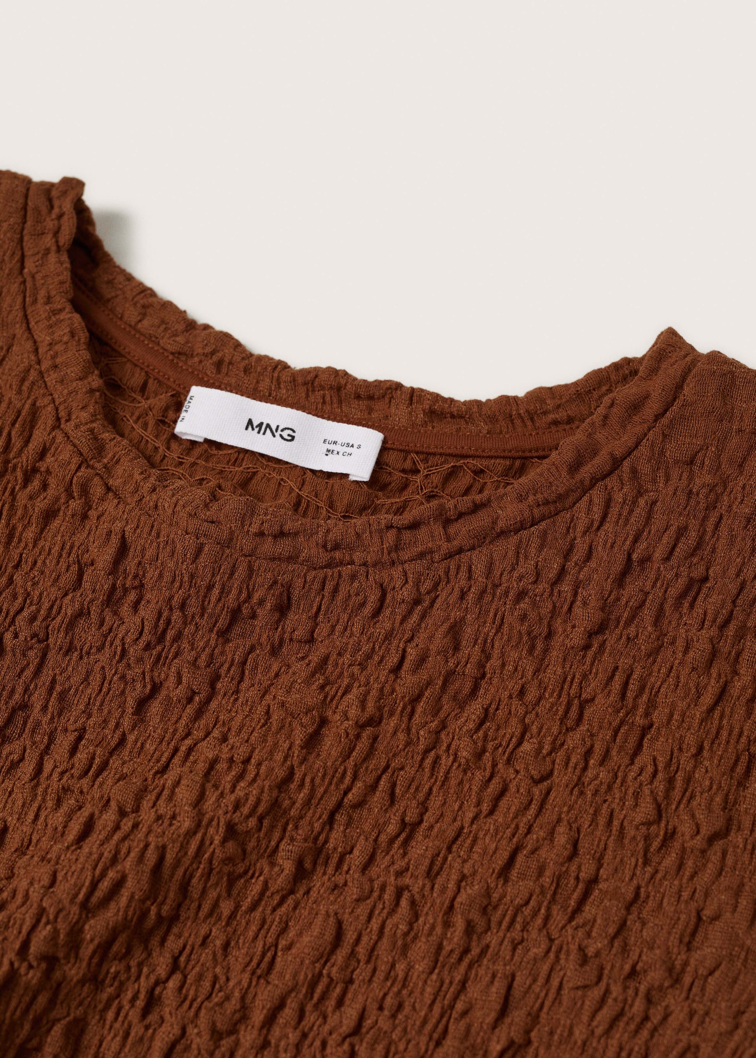 Textured cotton T-shirt - Details of the article 8