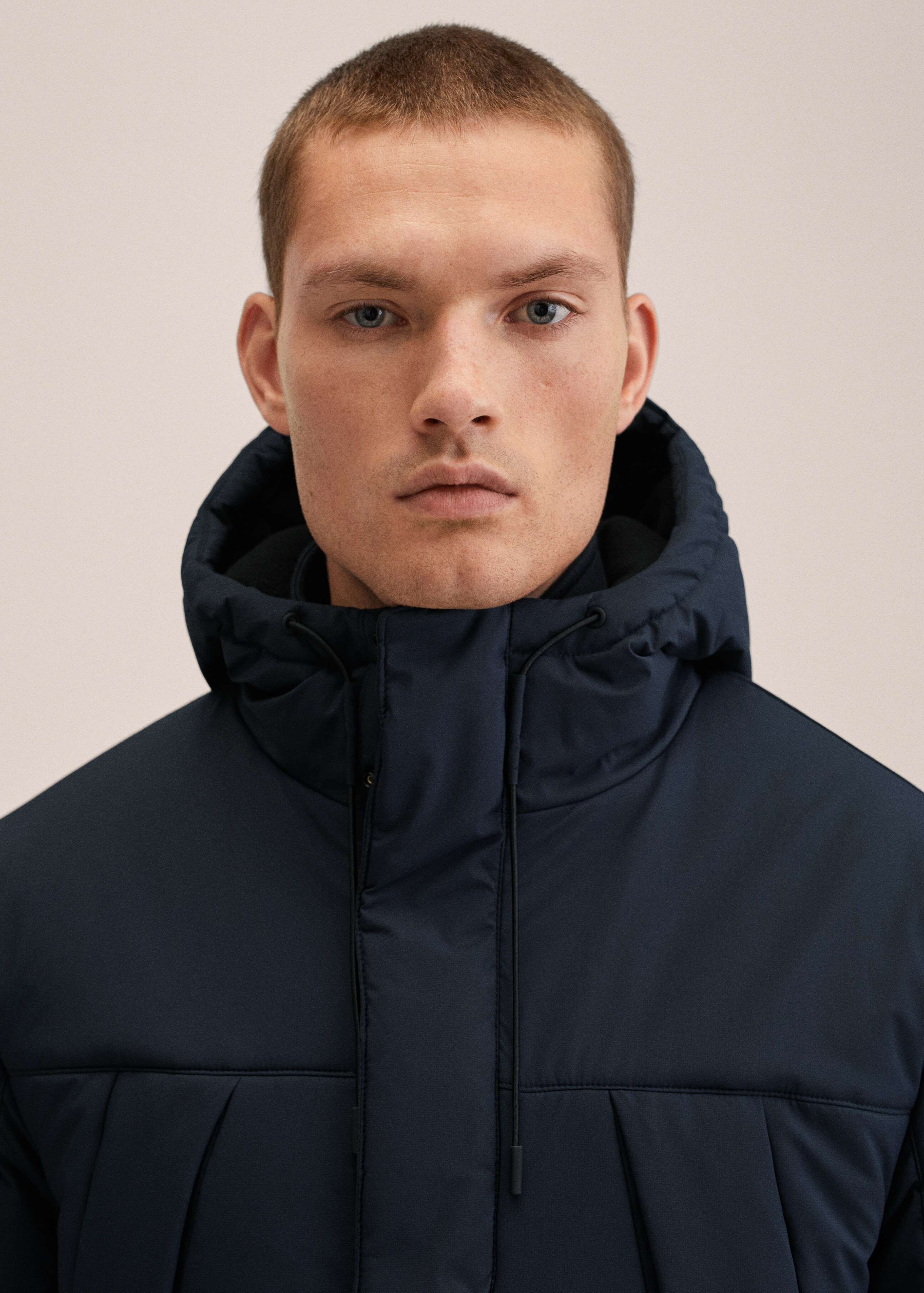 Pockets hooded coat - Details of the article 1