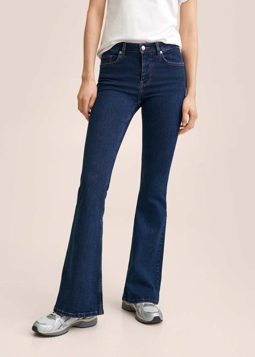 Medium-rise flared jeans  - Medium plane