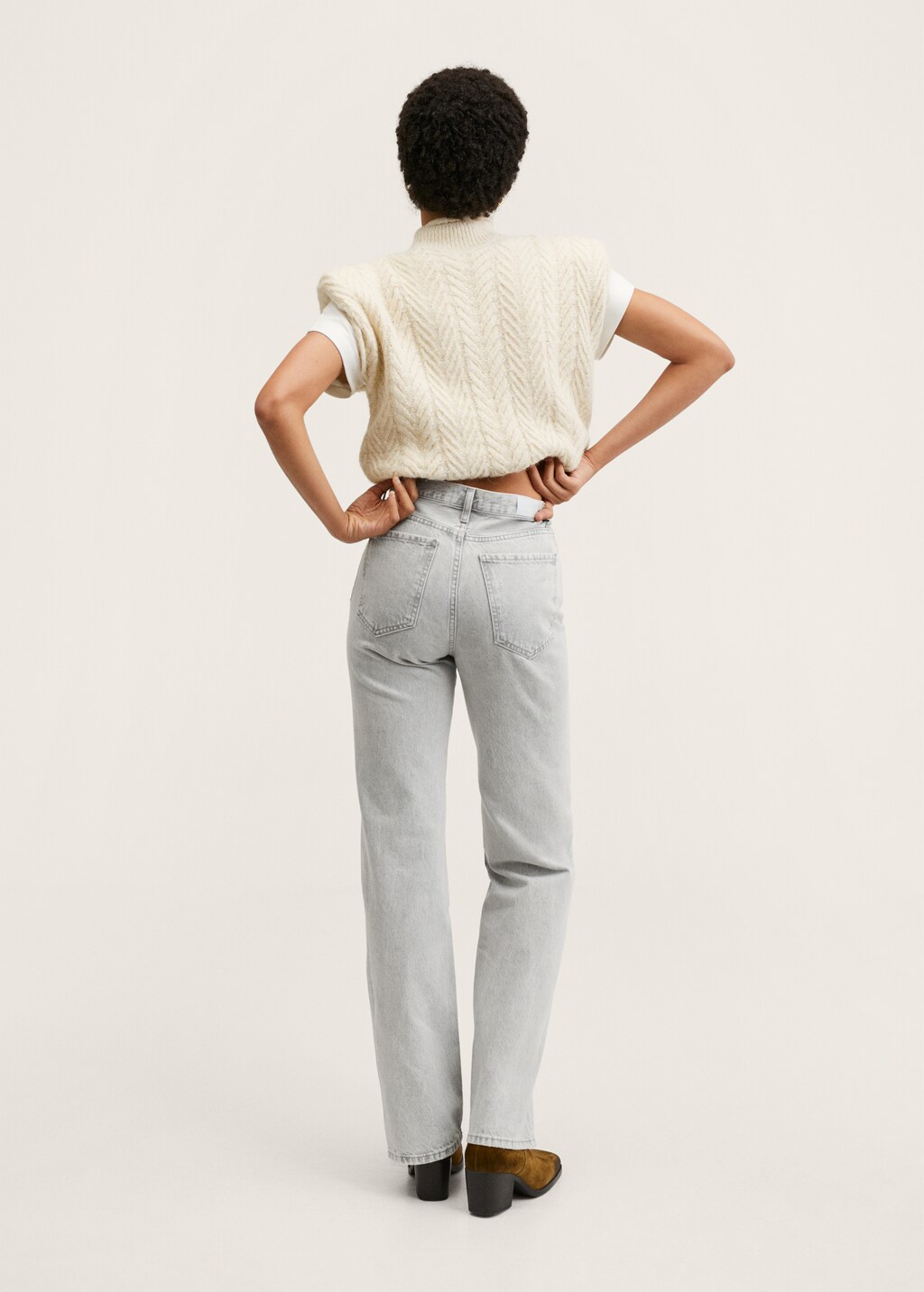 High-waist straight jeans - Reverse of the article