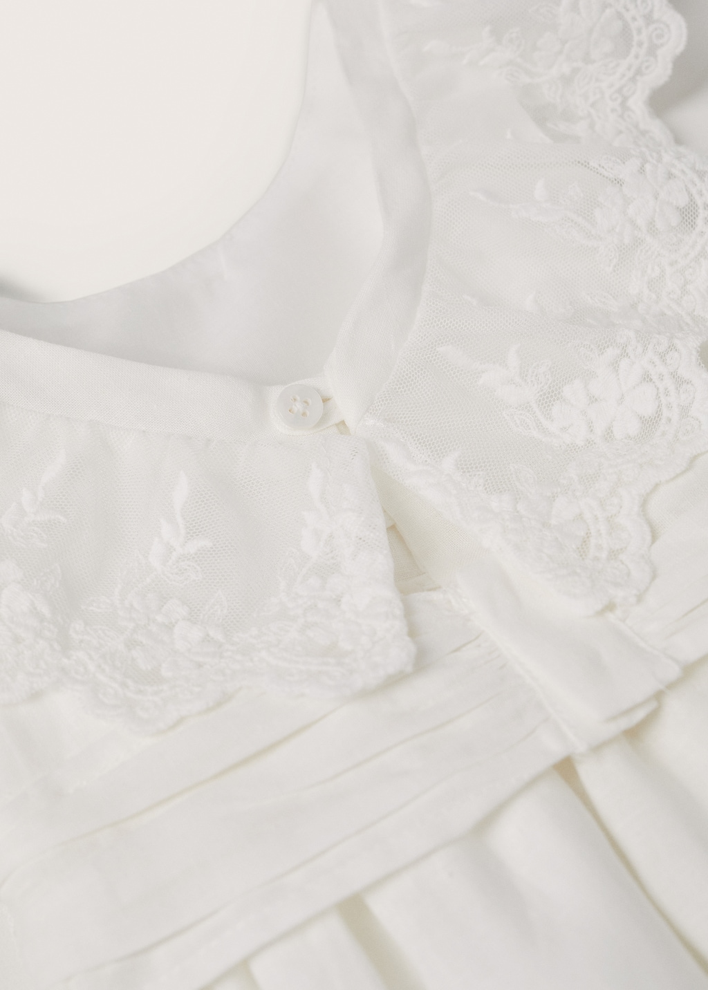 Lace ruffle dress - Details of the article 9