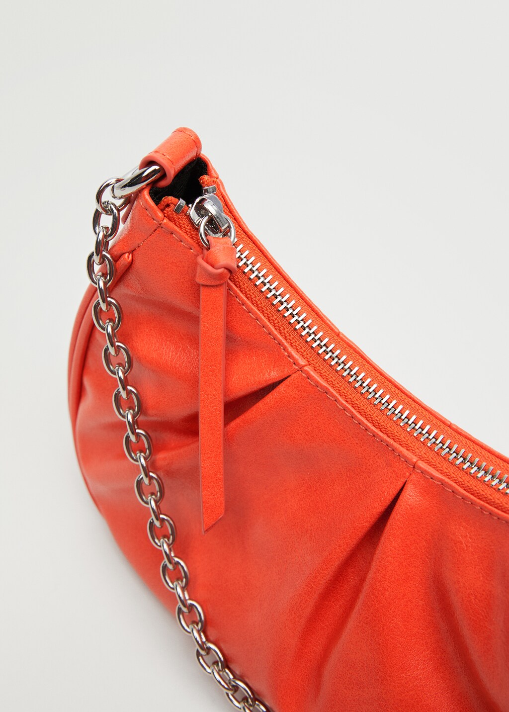 Chain shoulder bag - Details of the article 2