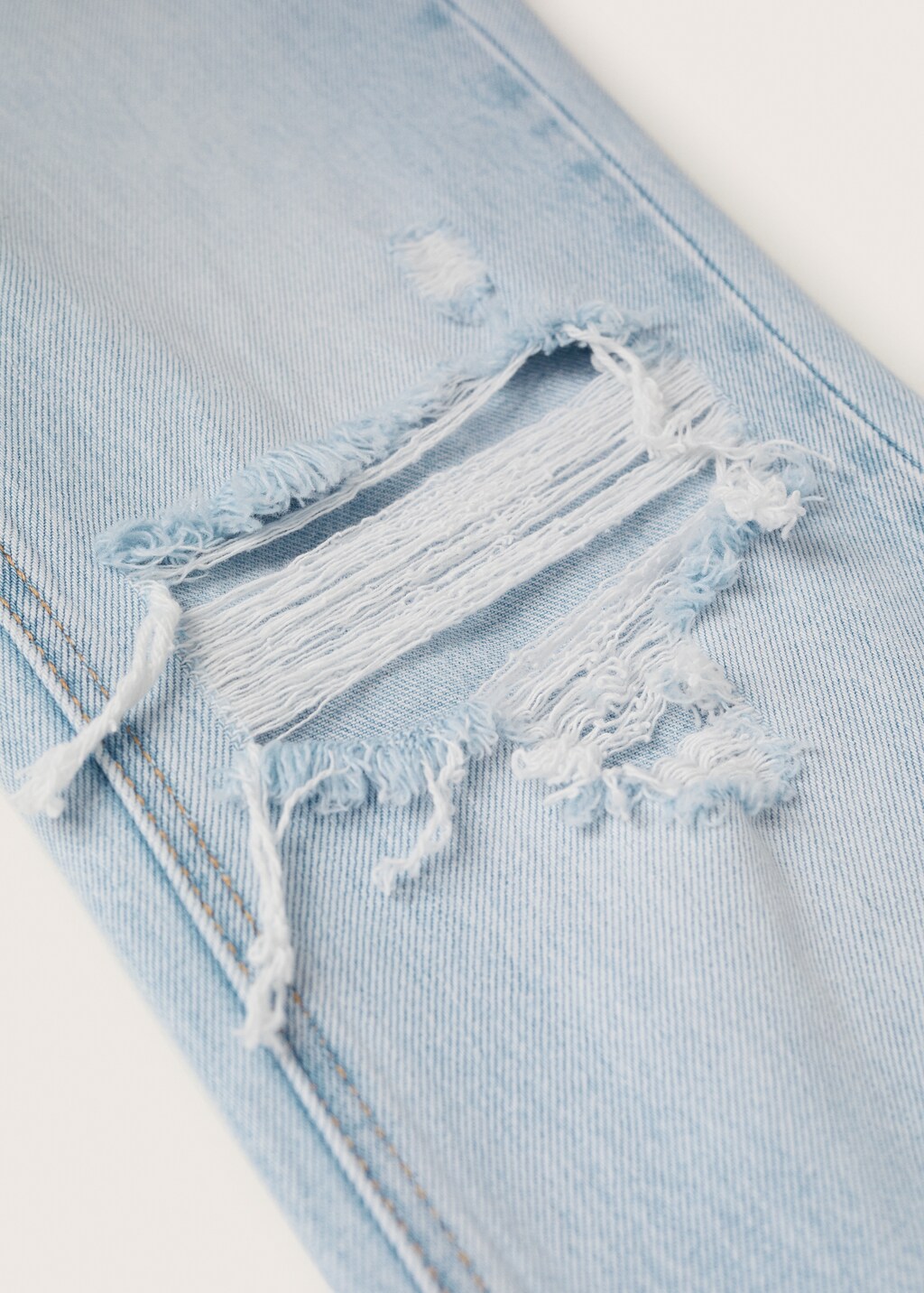 Ripped details boyfriend jeans - Details of the article 8