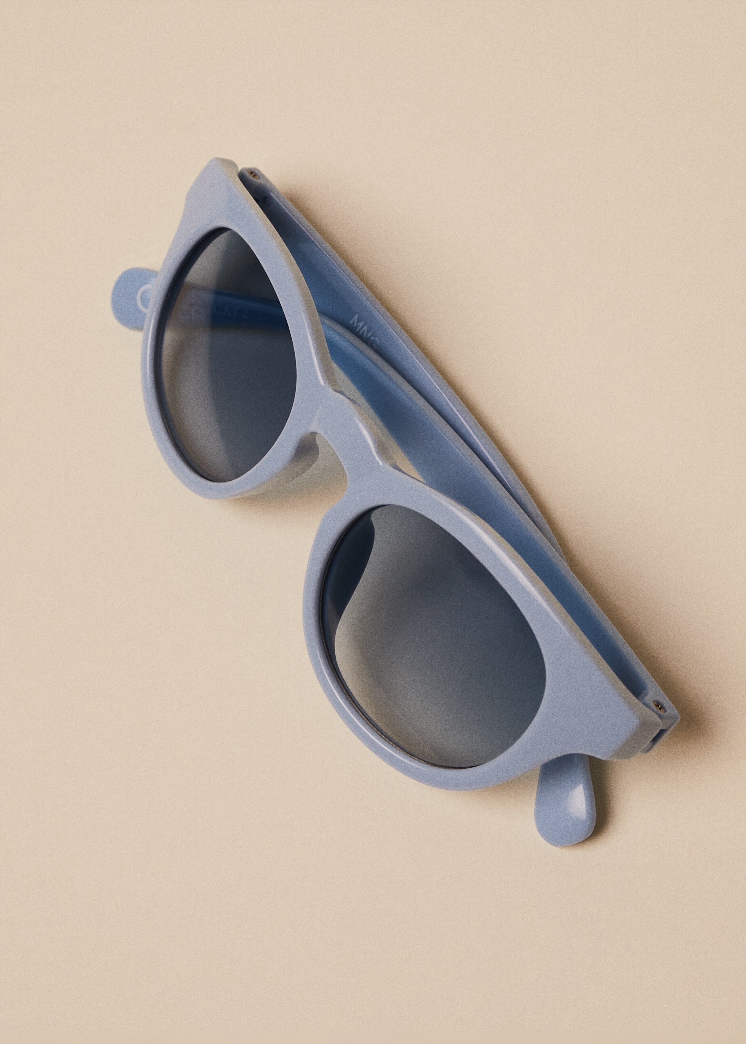 Clear frame sunglasses - Details of the article 8