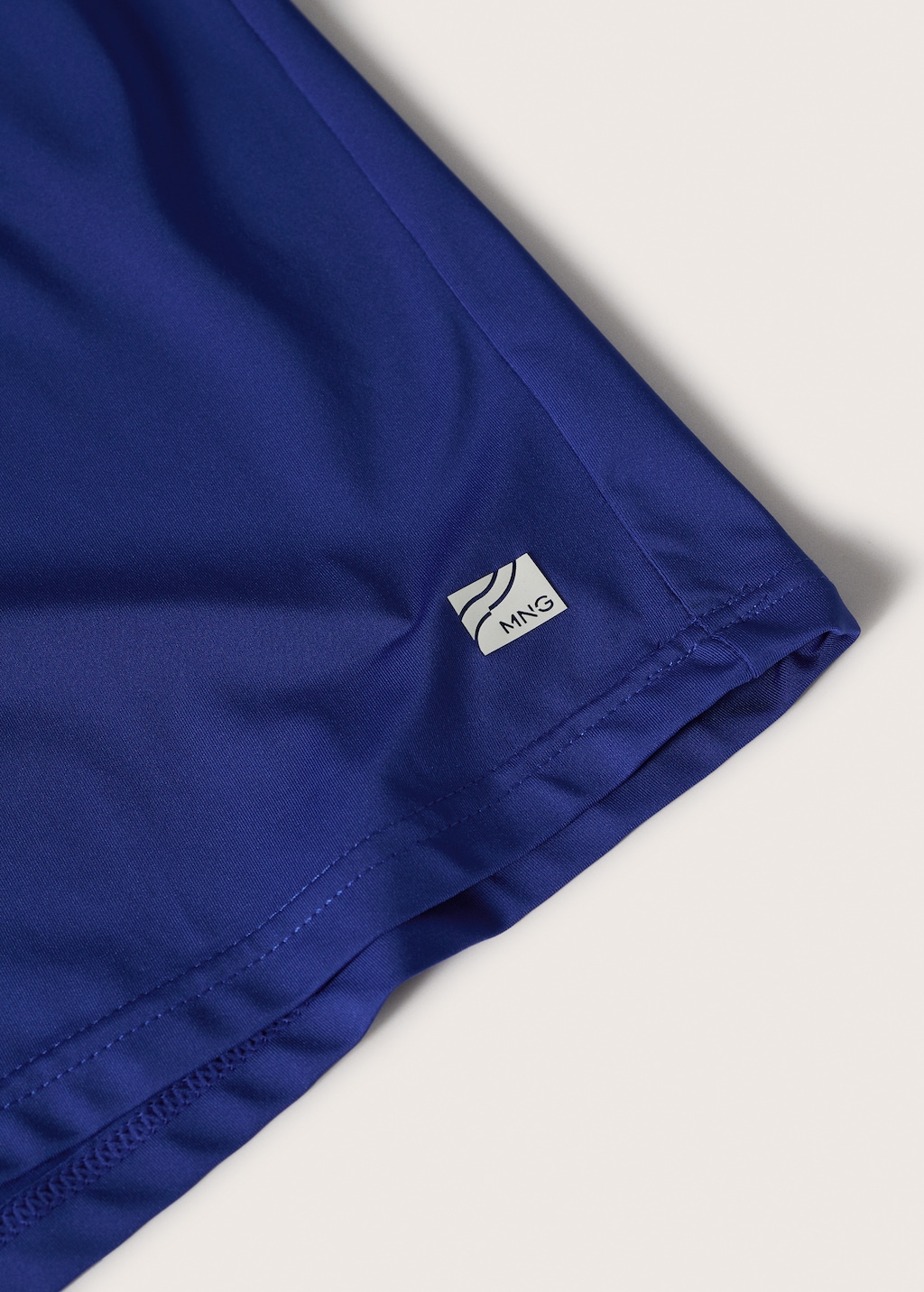 Hooded breathable t-shirt - Details of the article 8