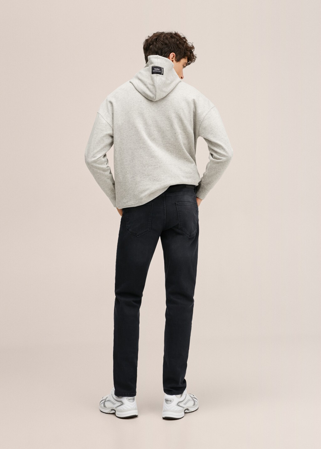 Skinny jeans met decoratieve scheuren - Achterkant van het artikel