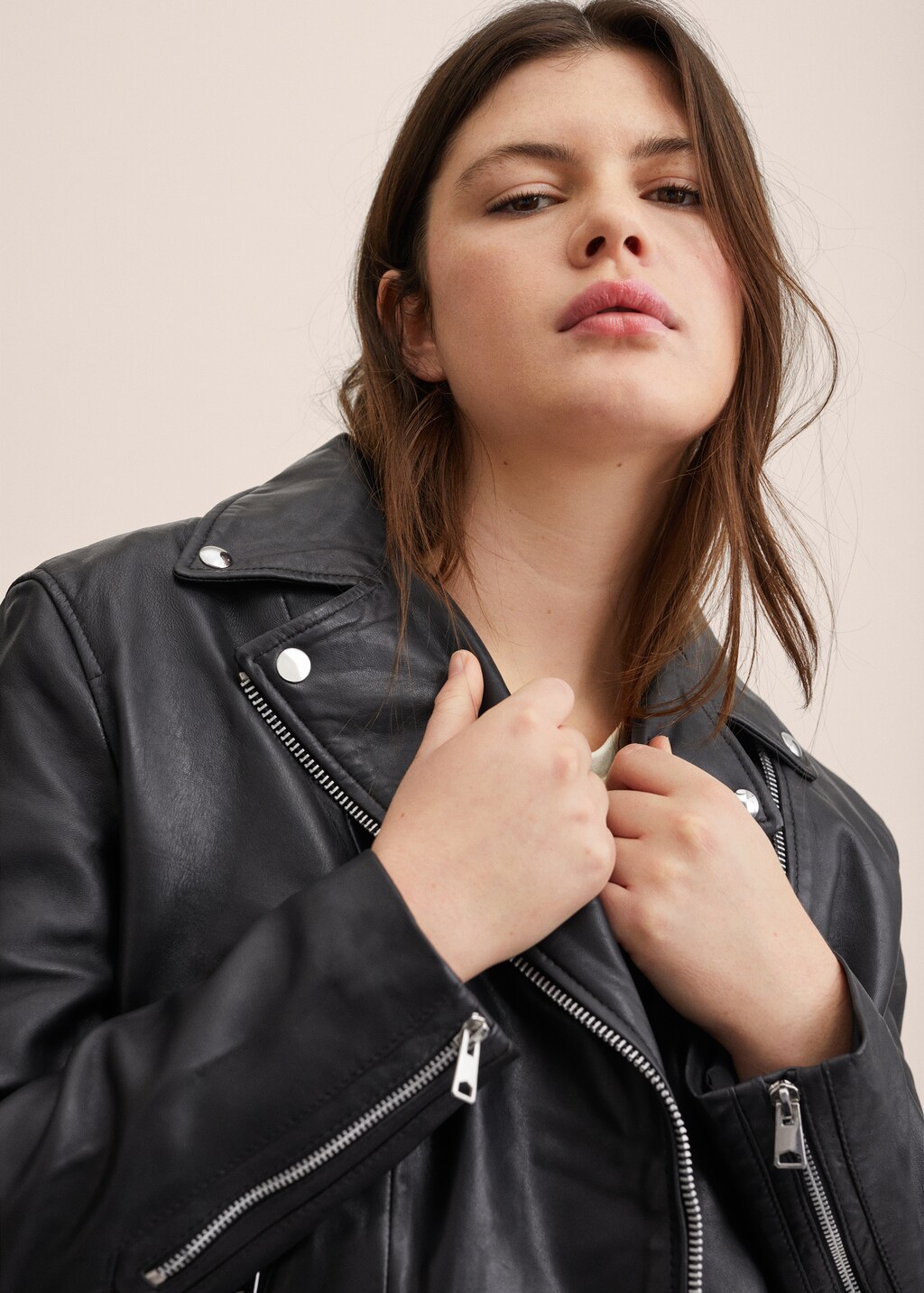 Leather biker jacket - Details of the article 5