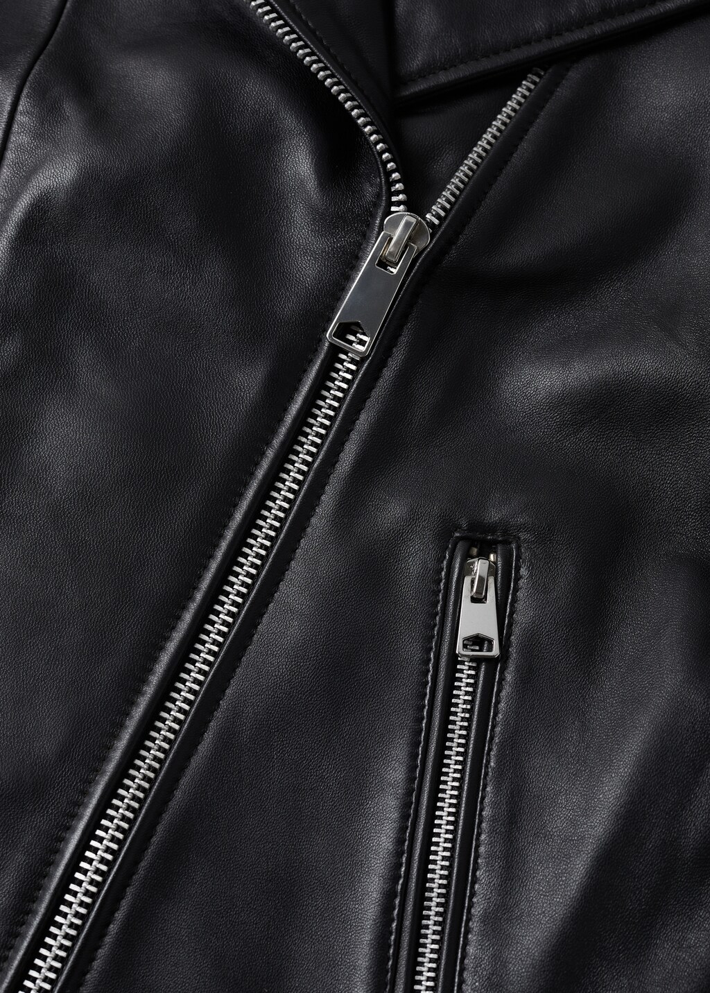 Leather biker jacket - Details of the article 8