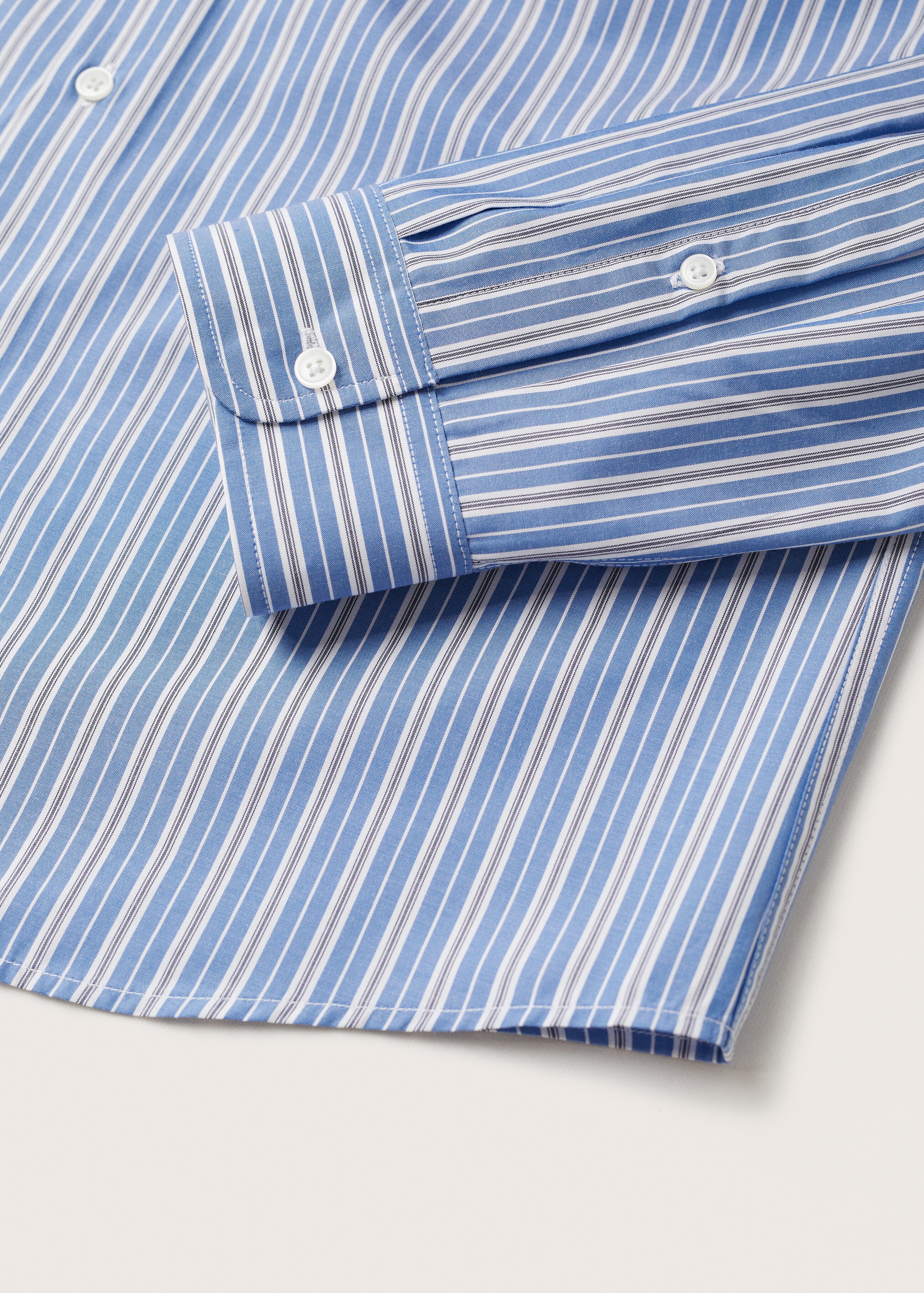 Thermoregulating striped shirt - Details of the article 7