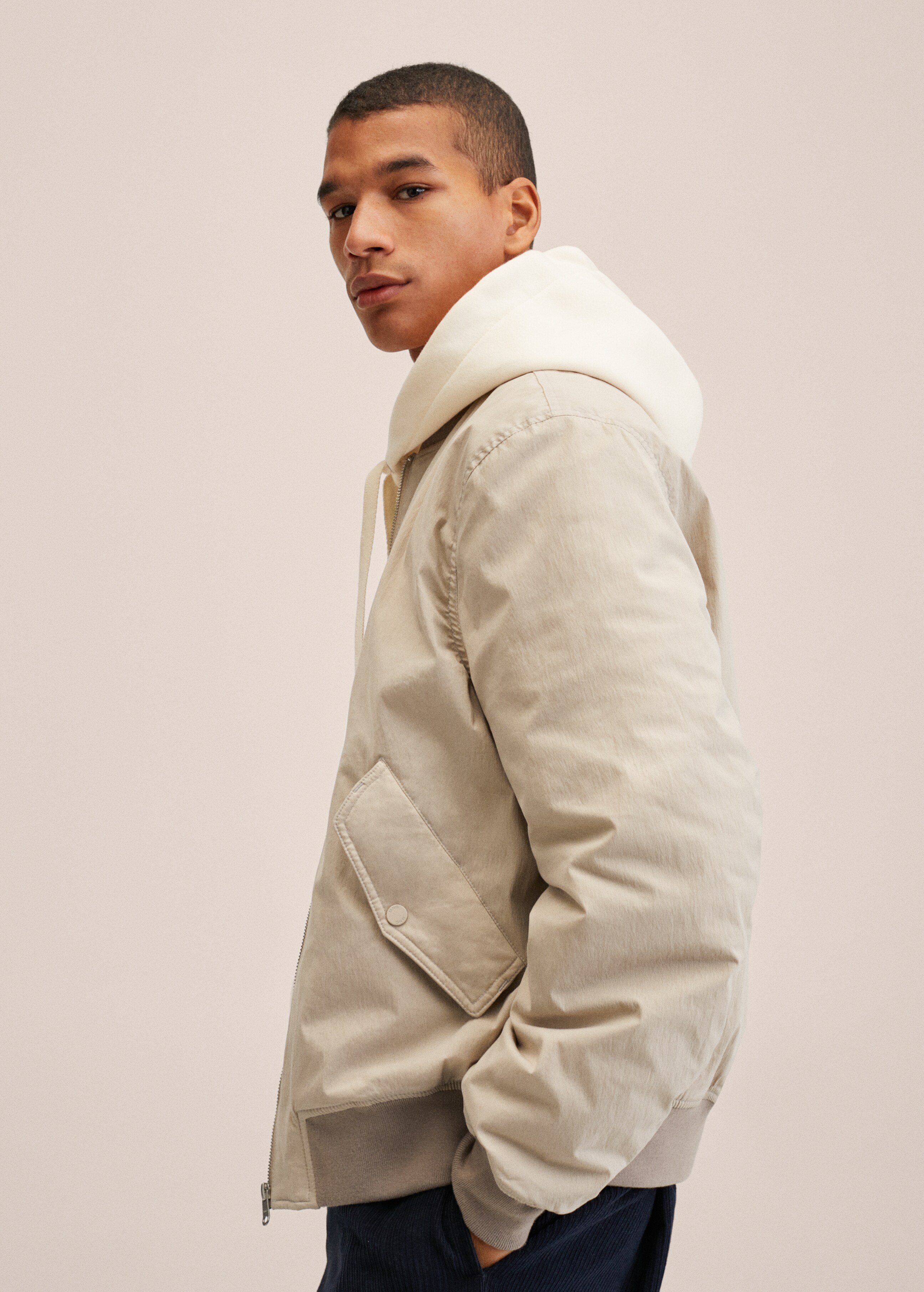 Lightweight bomber jacket - Details of the article 2